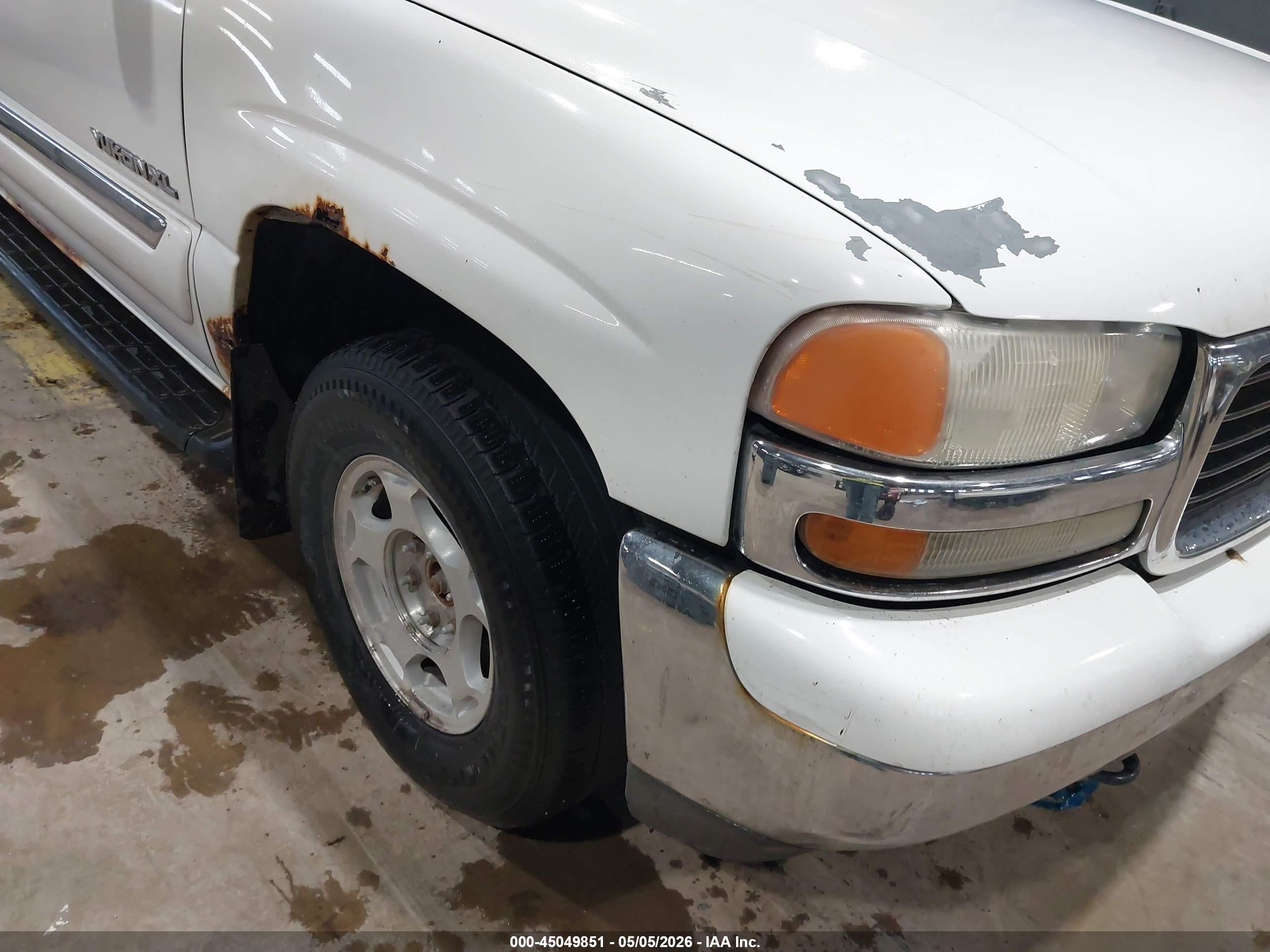 GMC YUKON image 6