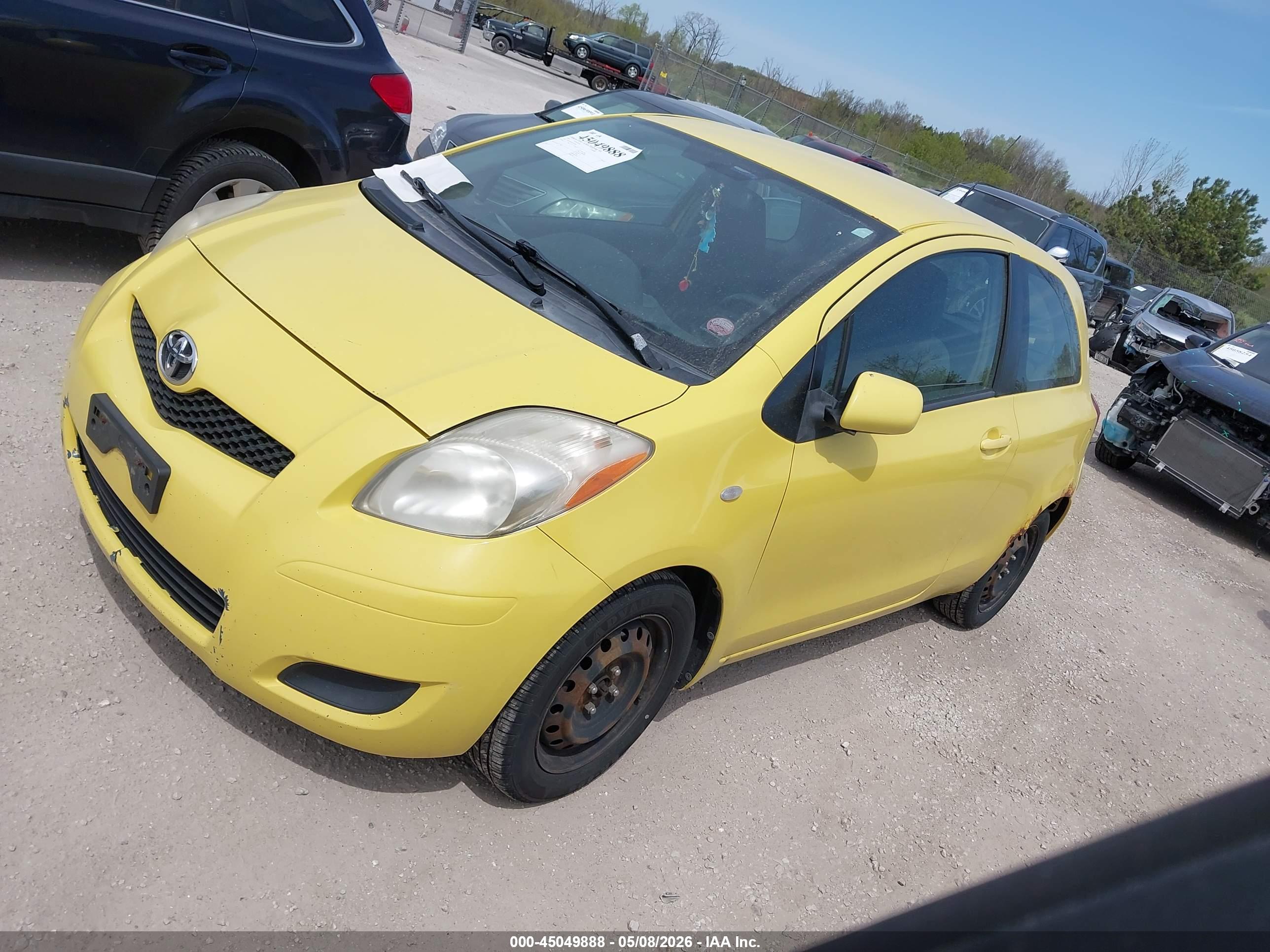 TOYOTA YARIS image 2