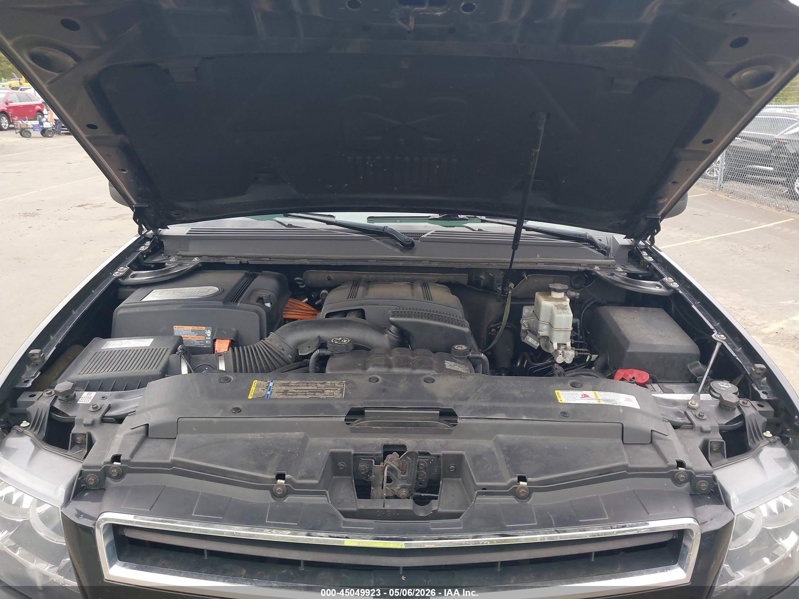 CHEVROLET TAHOE image 10