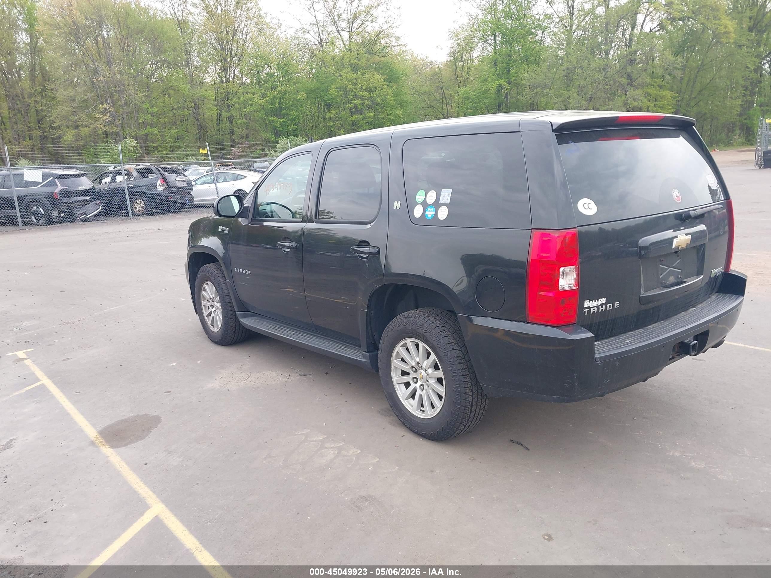 CHEVROLET TAHOE image 3