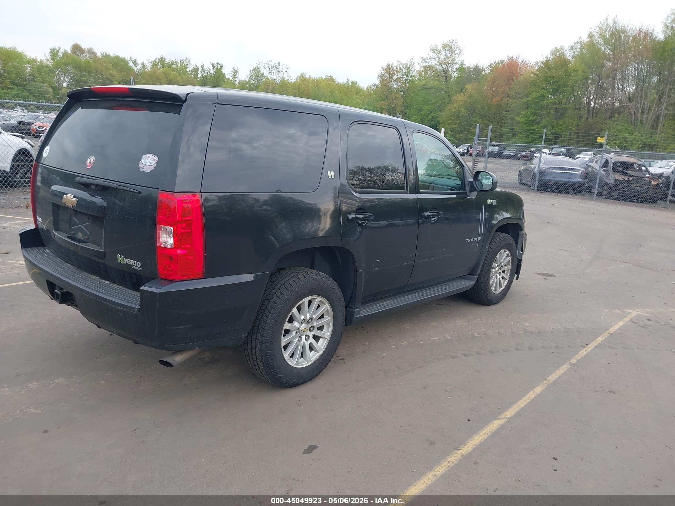 CHEVROLET TAHOE image 4