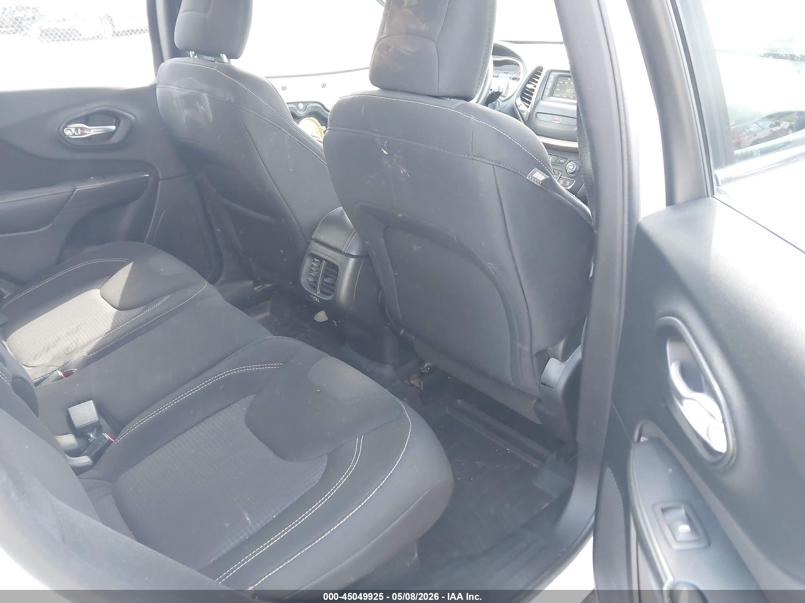 JEEP CHEROKEE image 8
