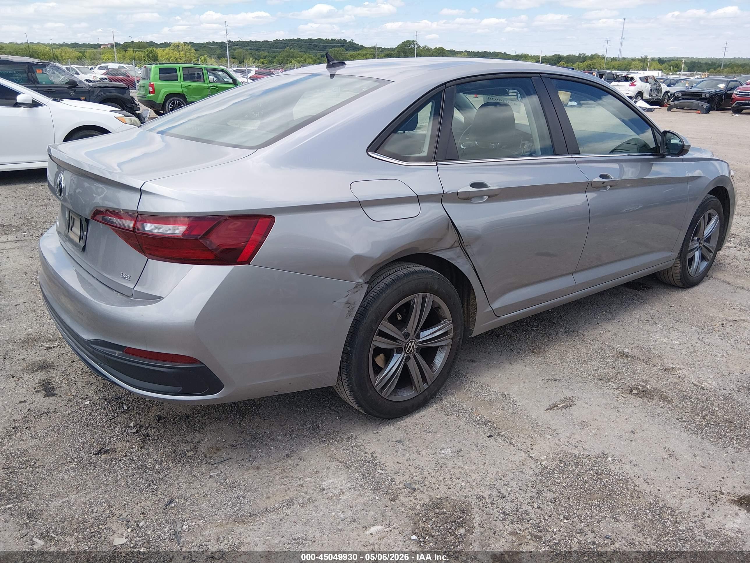 VOLKSWAGEN JETTA image 4