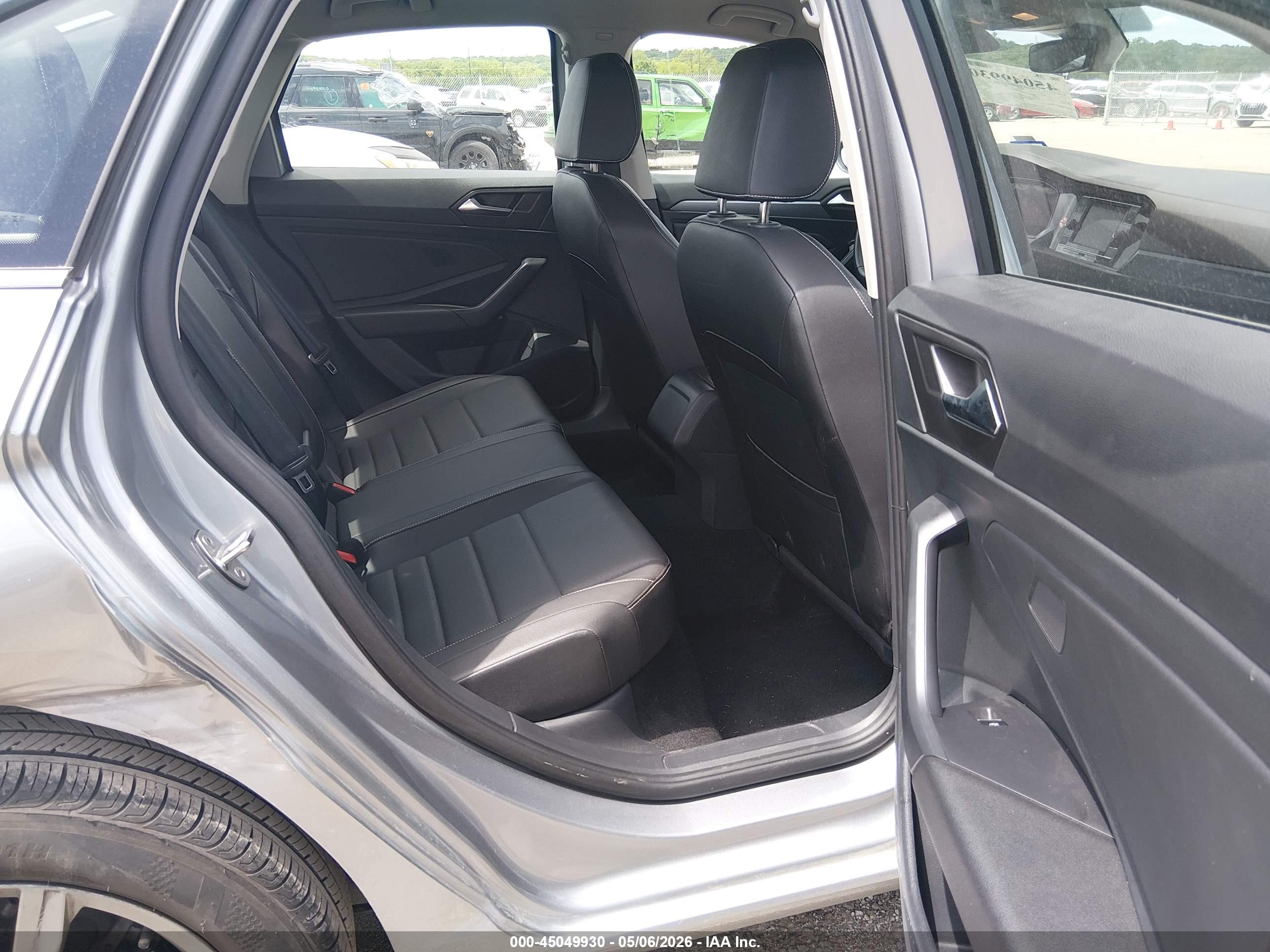 VOLKSWAGEN JETTA image 8