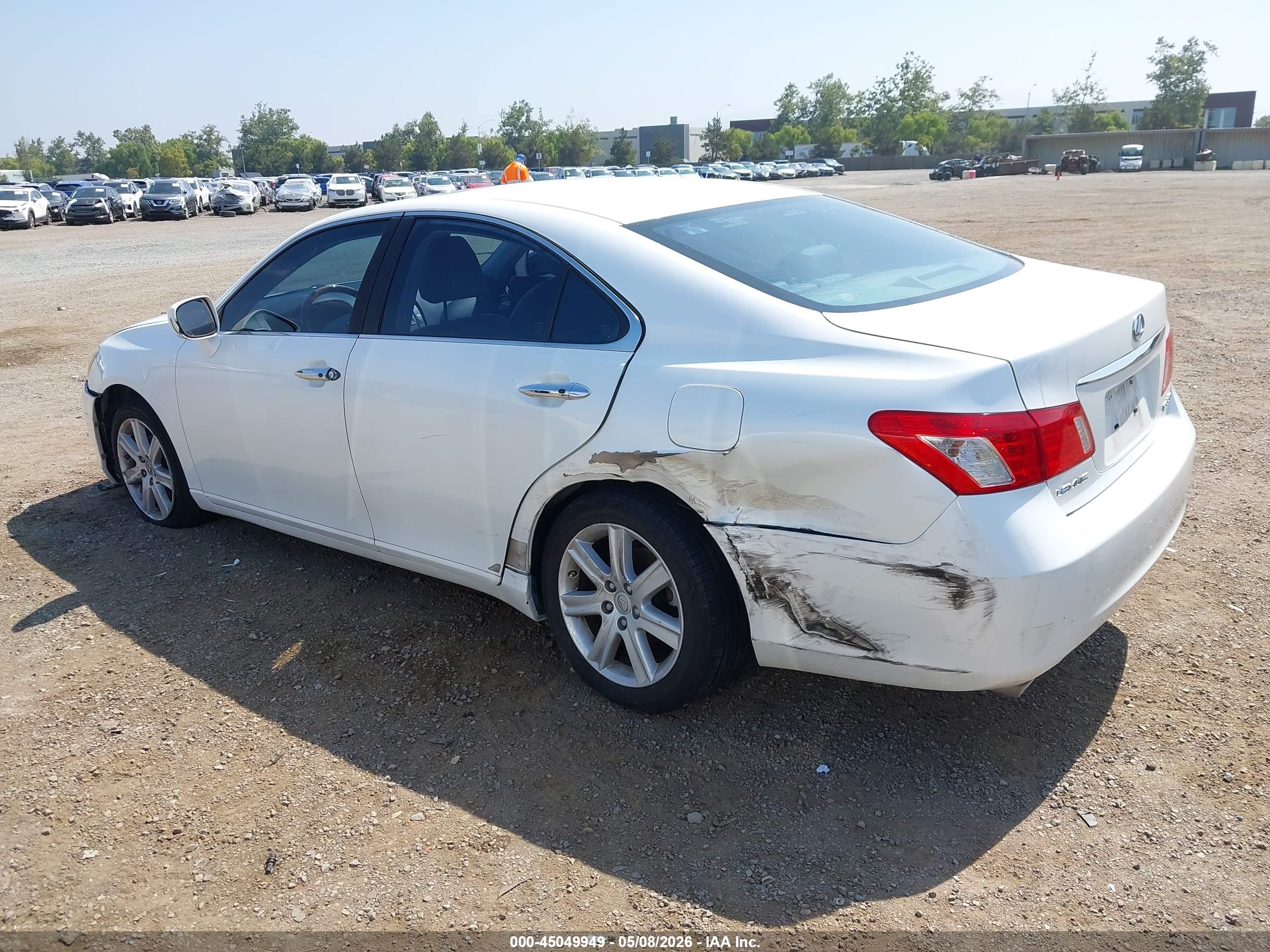 LEXUS ES image 3