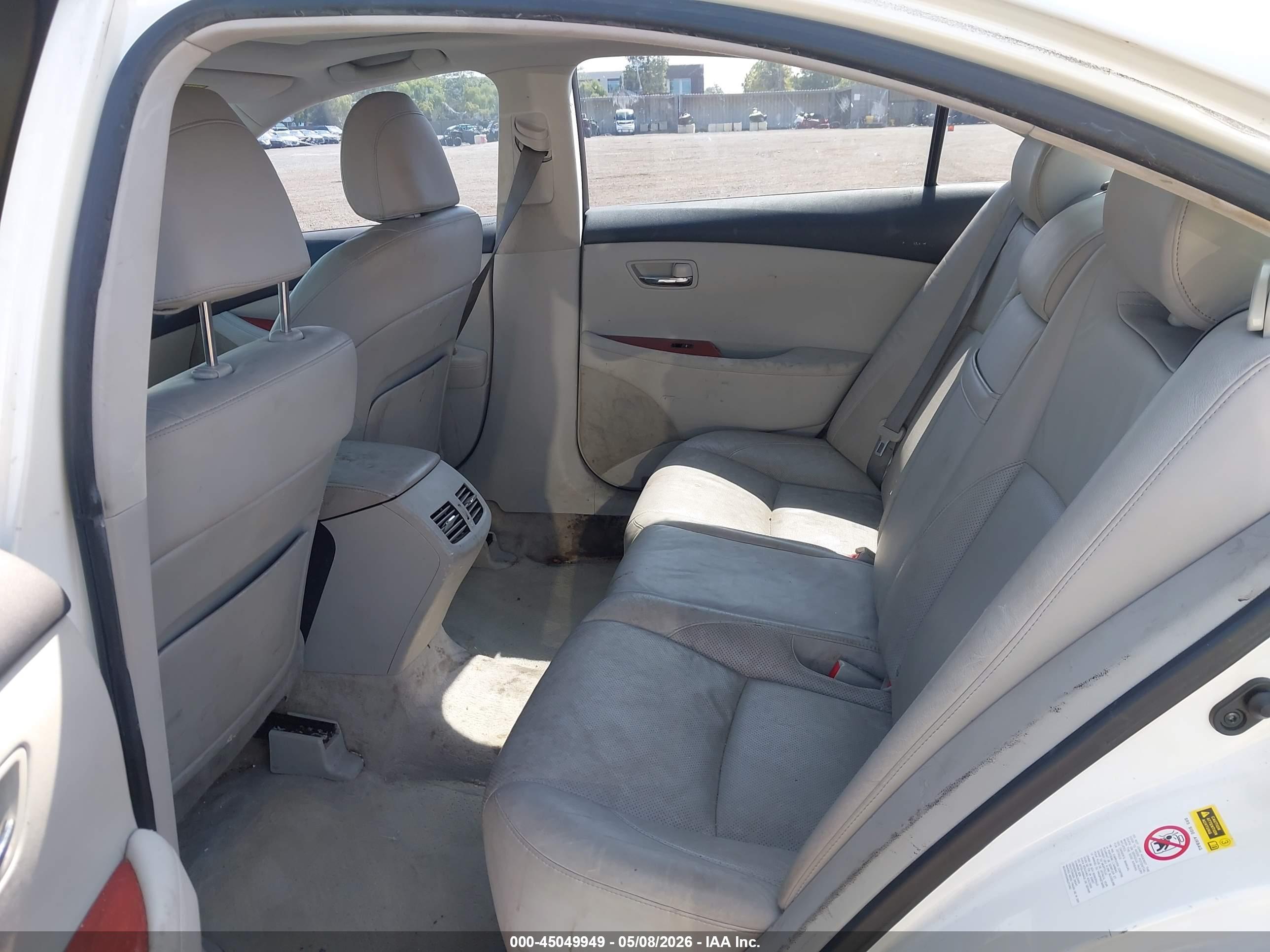 LEXUS ES image 8
