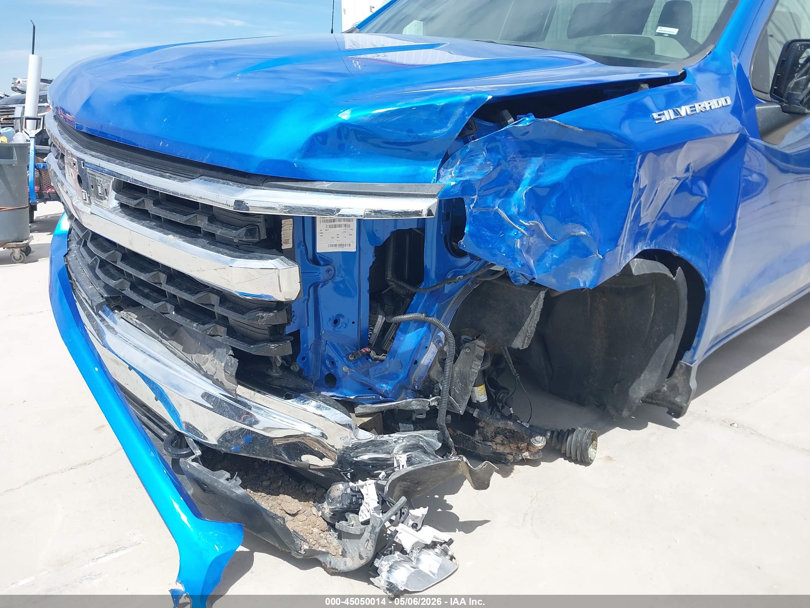 CHEVROLET SILVERADO image 6