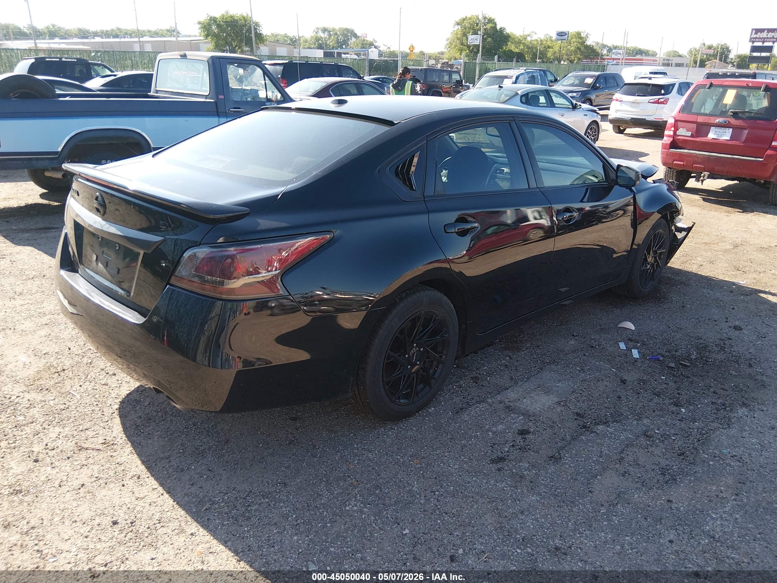 NISSAN ALTIMA image 4