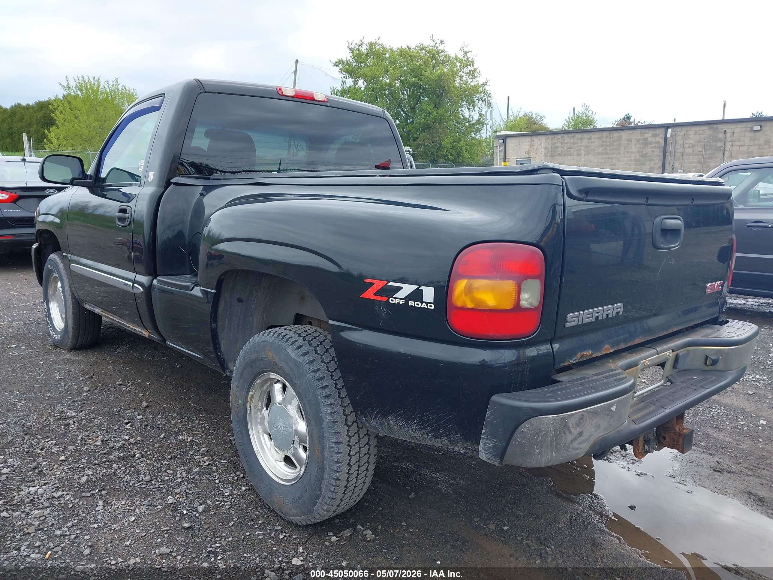 GMC SIERRA image 3