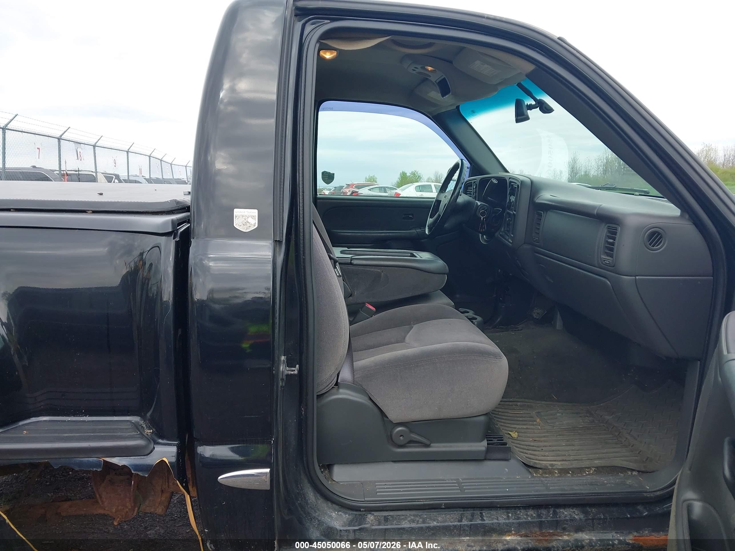 GMC SIERRA image 8