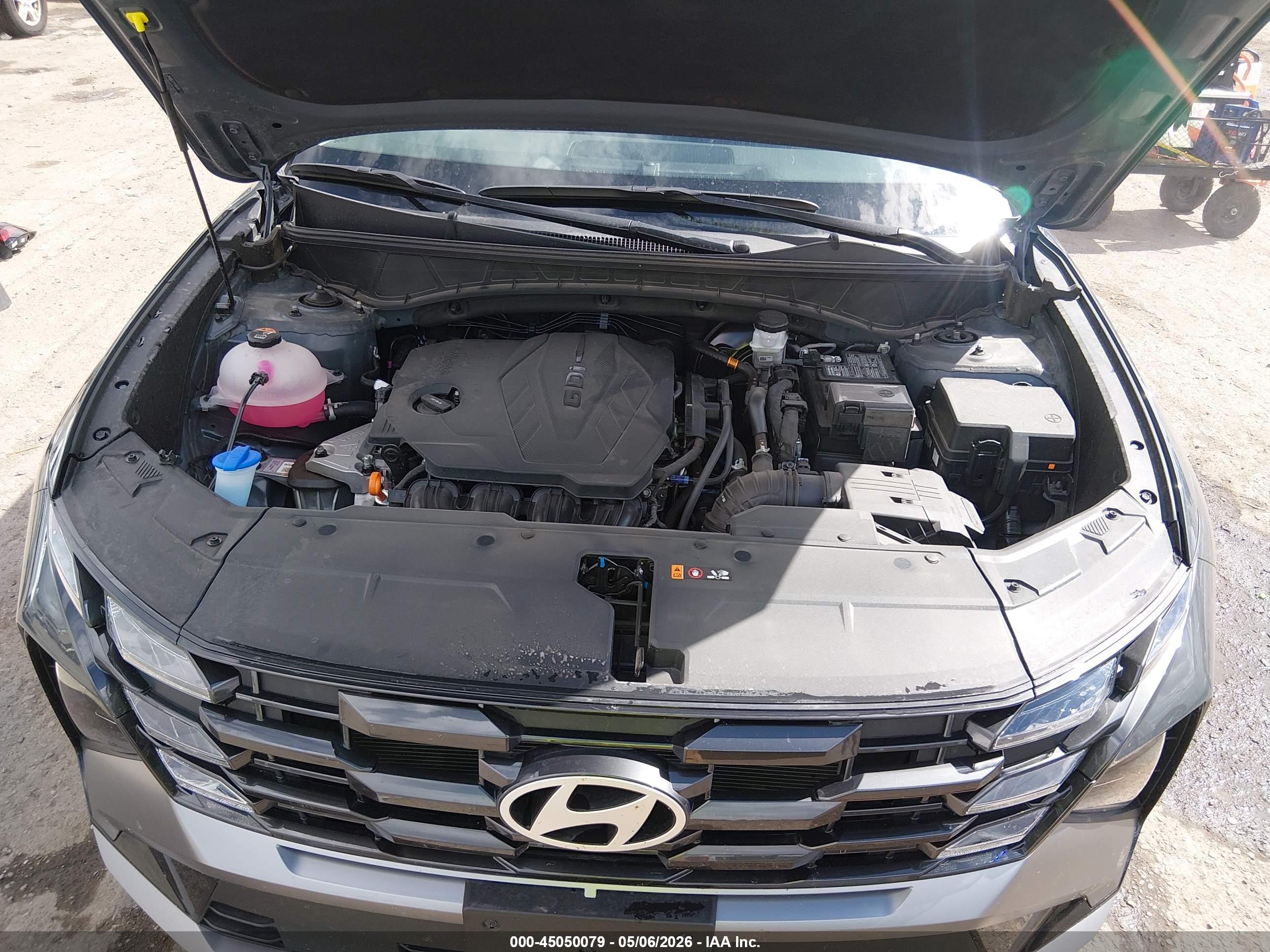 HYUNDAI TUCSON image 10