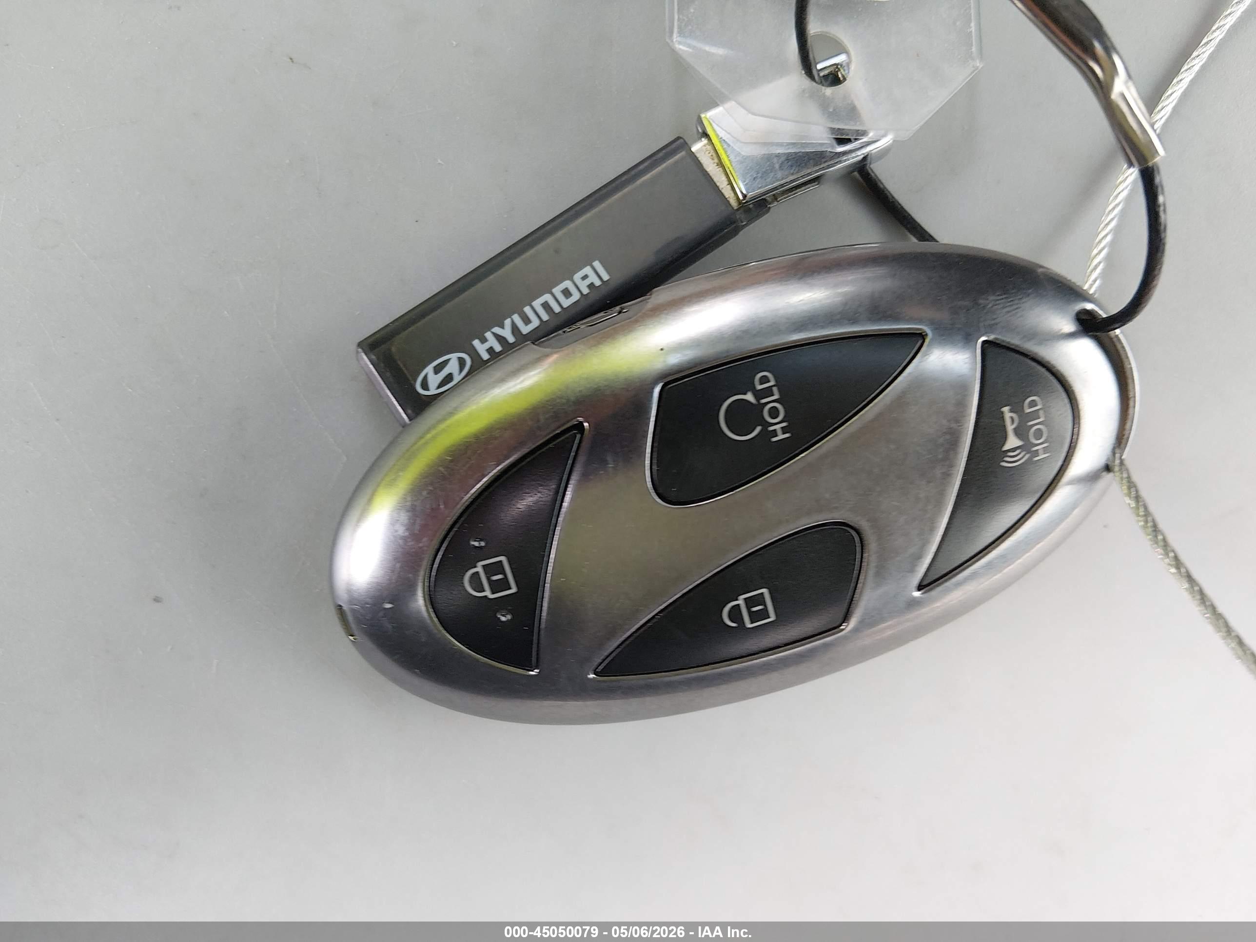 HYUNDAI TUCSON image 11
