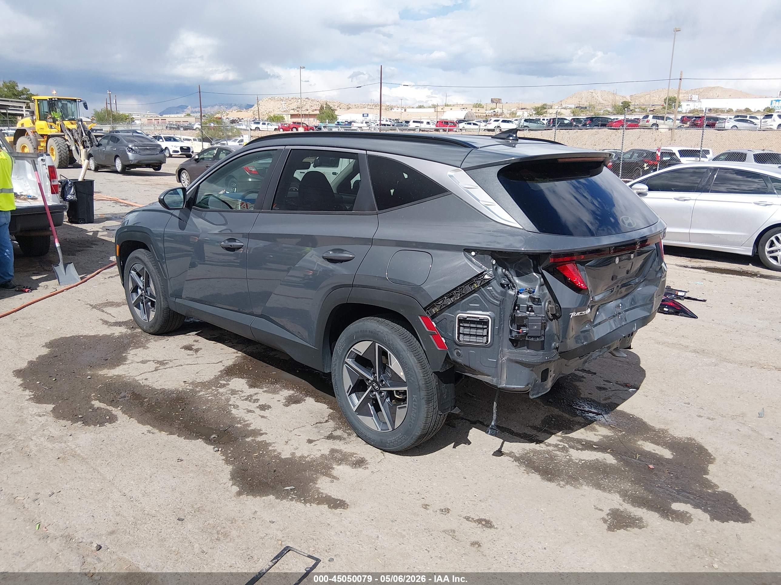 HYUNDAI TUCSON image 3