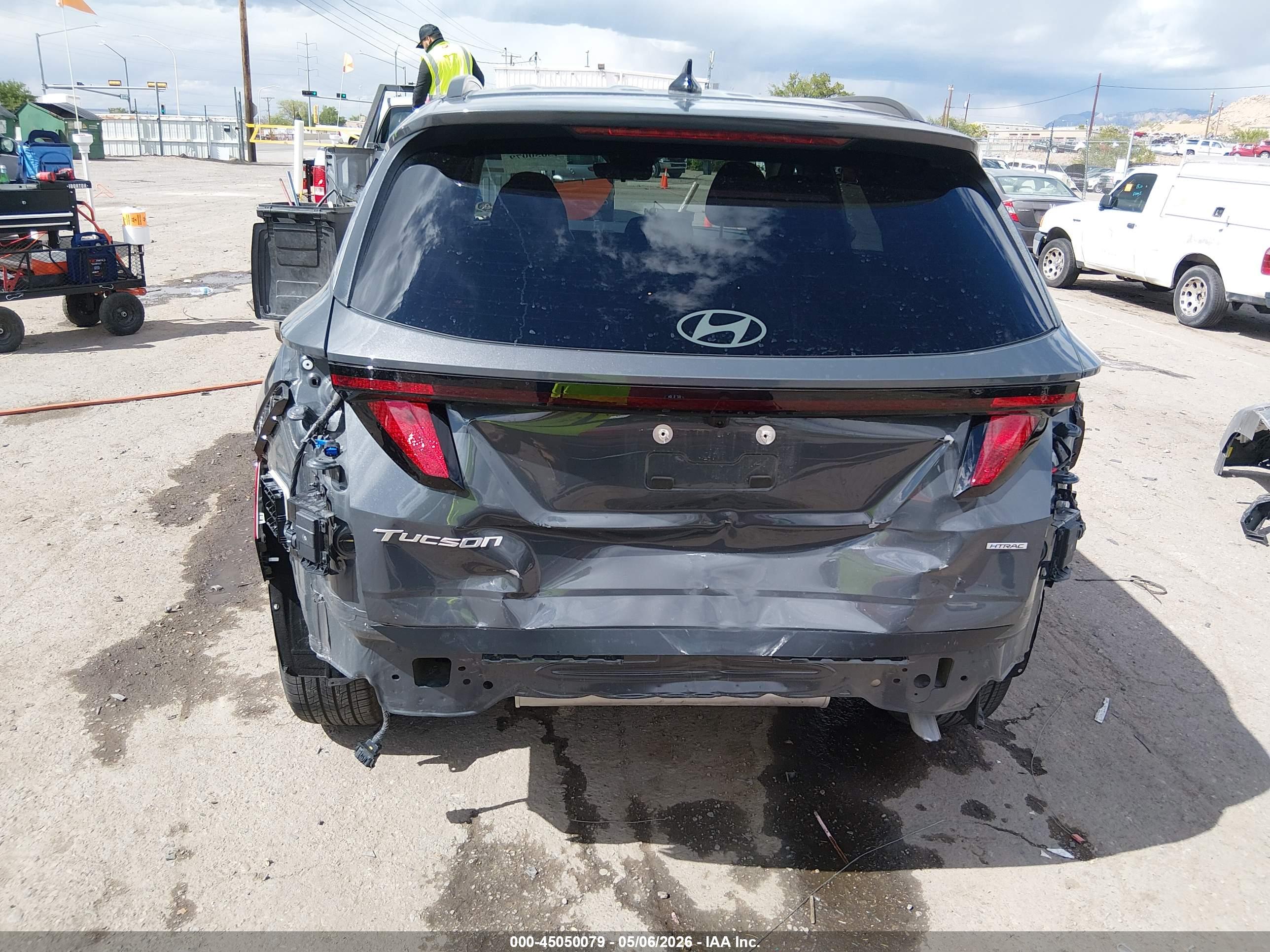 HYUNDAI TUCSON image 6