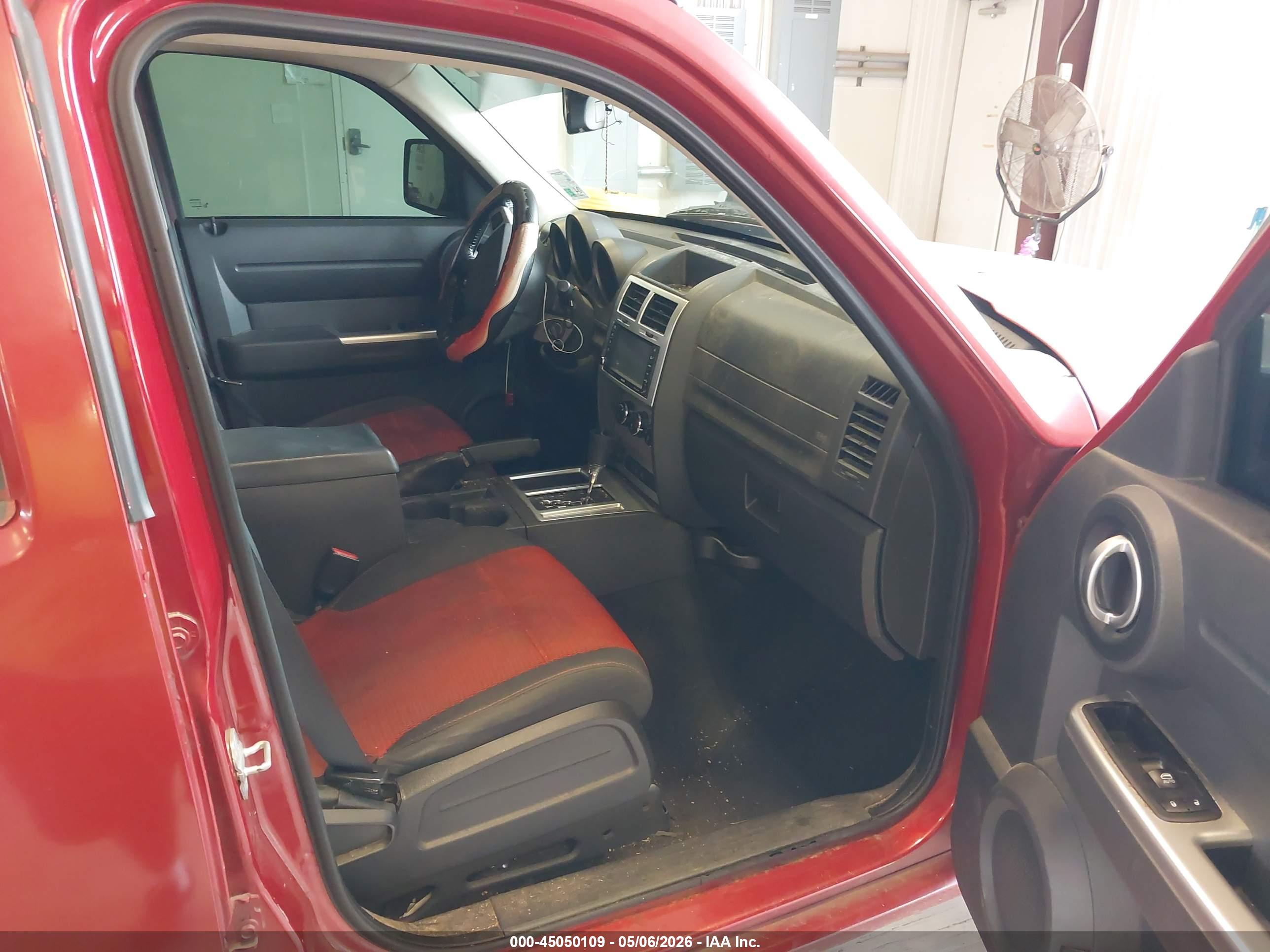 DODGE NITRO image 5