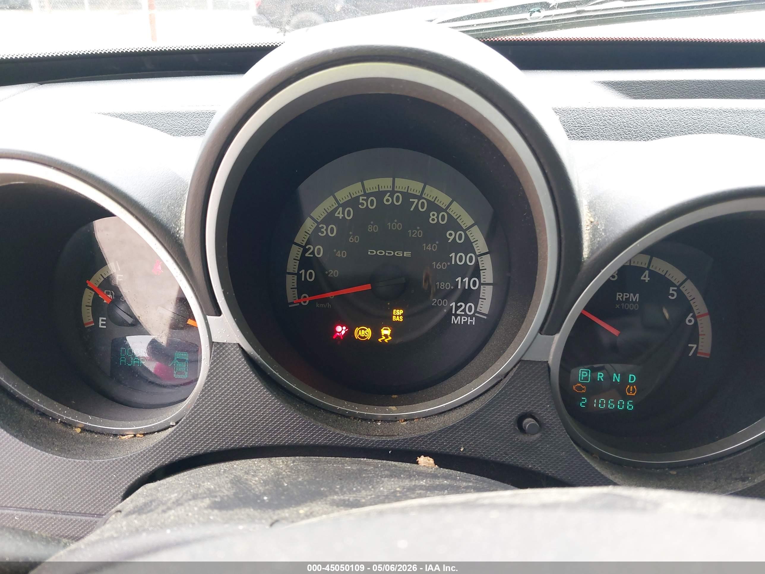 DODGE NITRO image 7
