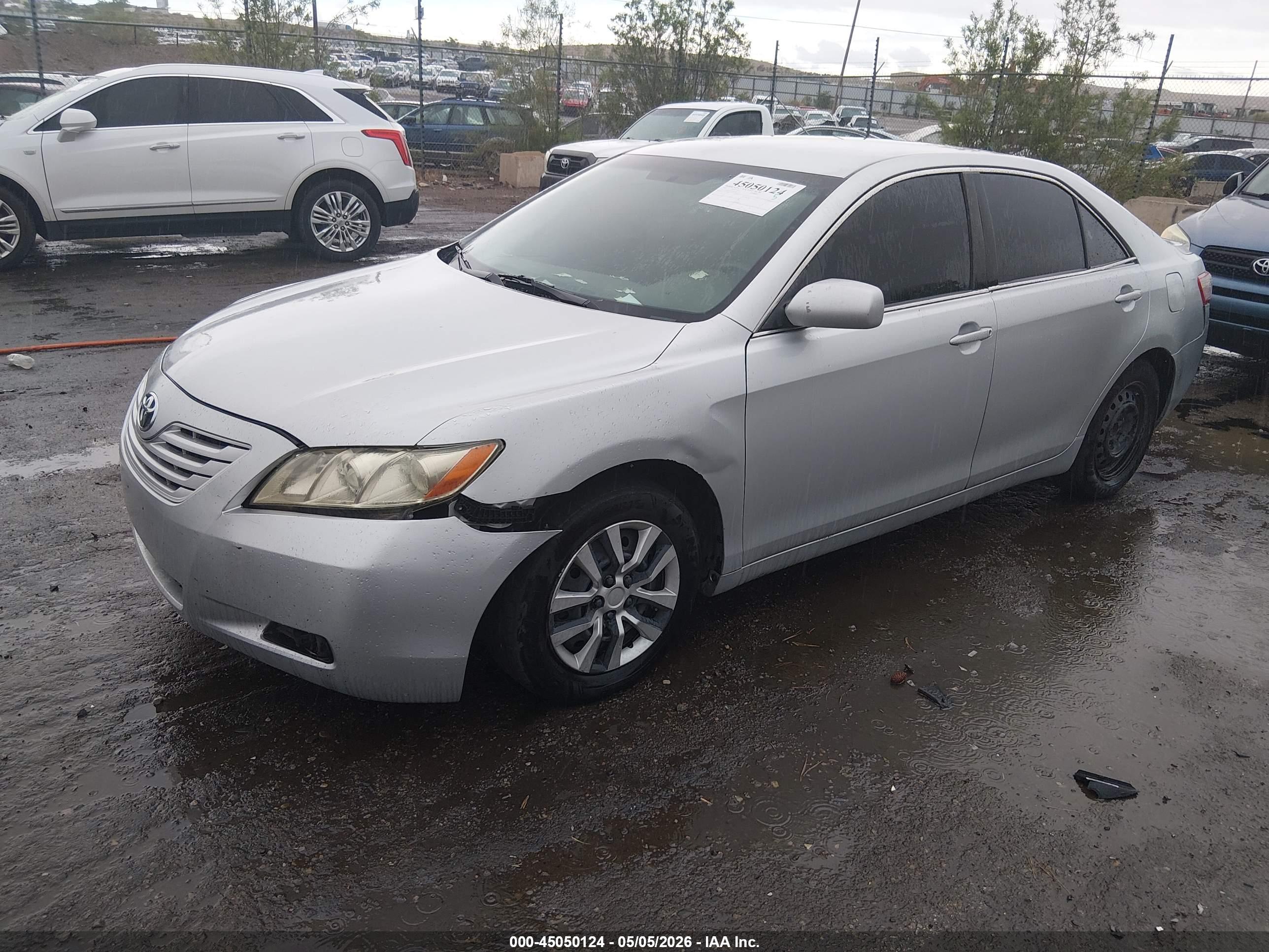 TOYOTA CAMRY image 2
