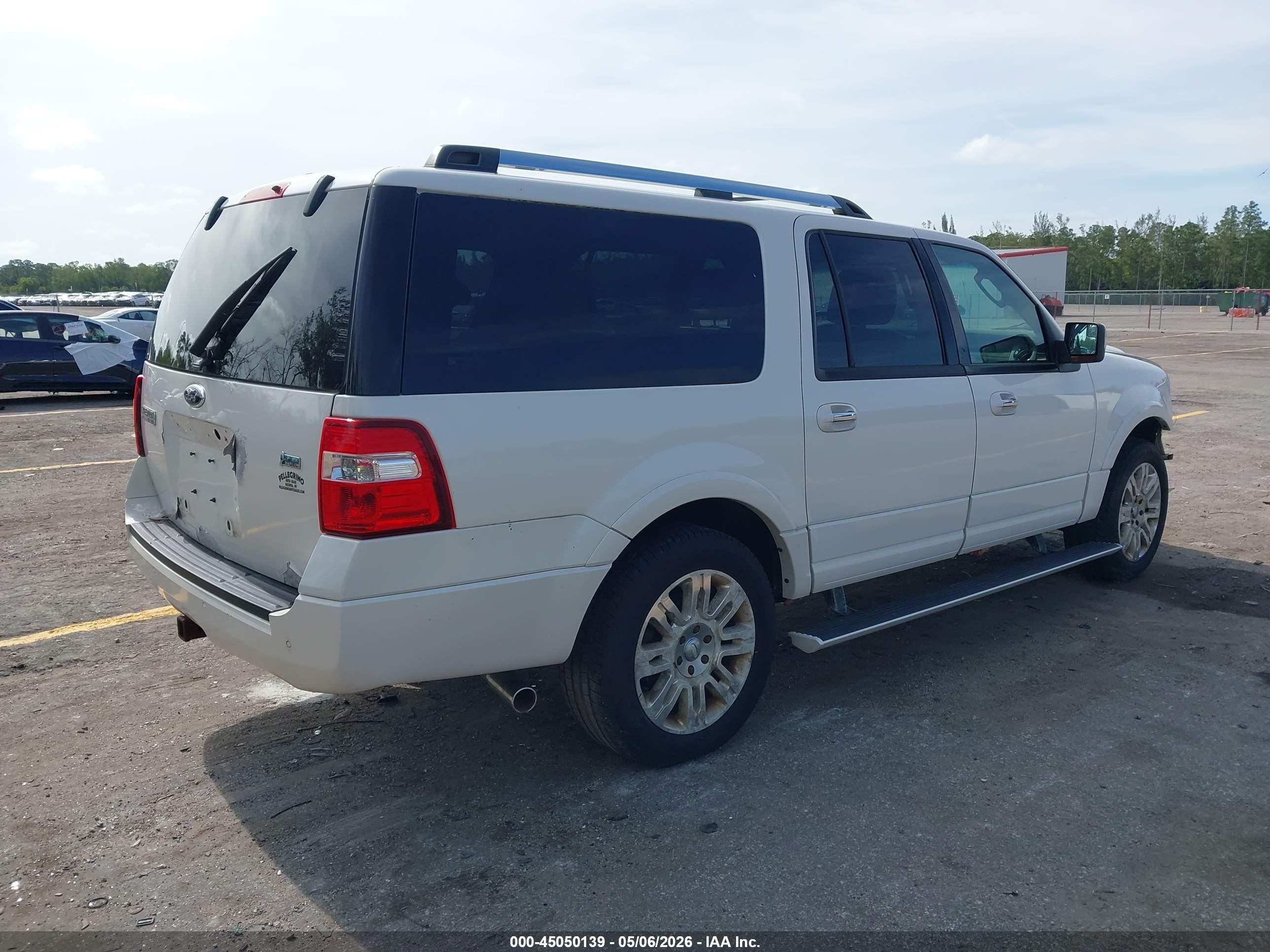 FORD EXPEDITION image 4