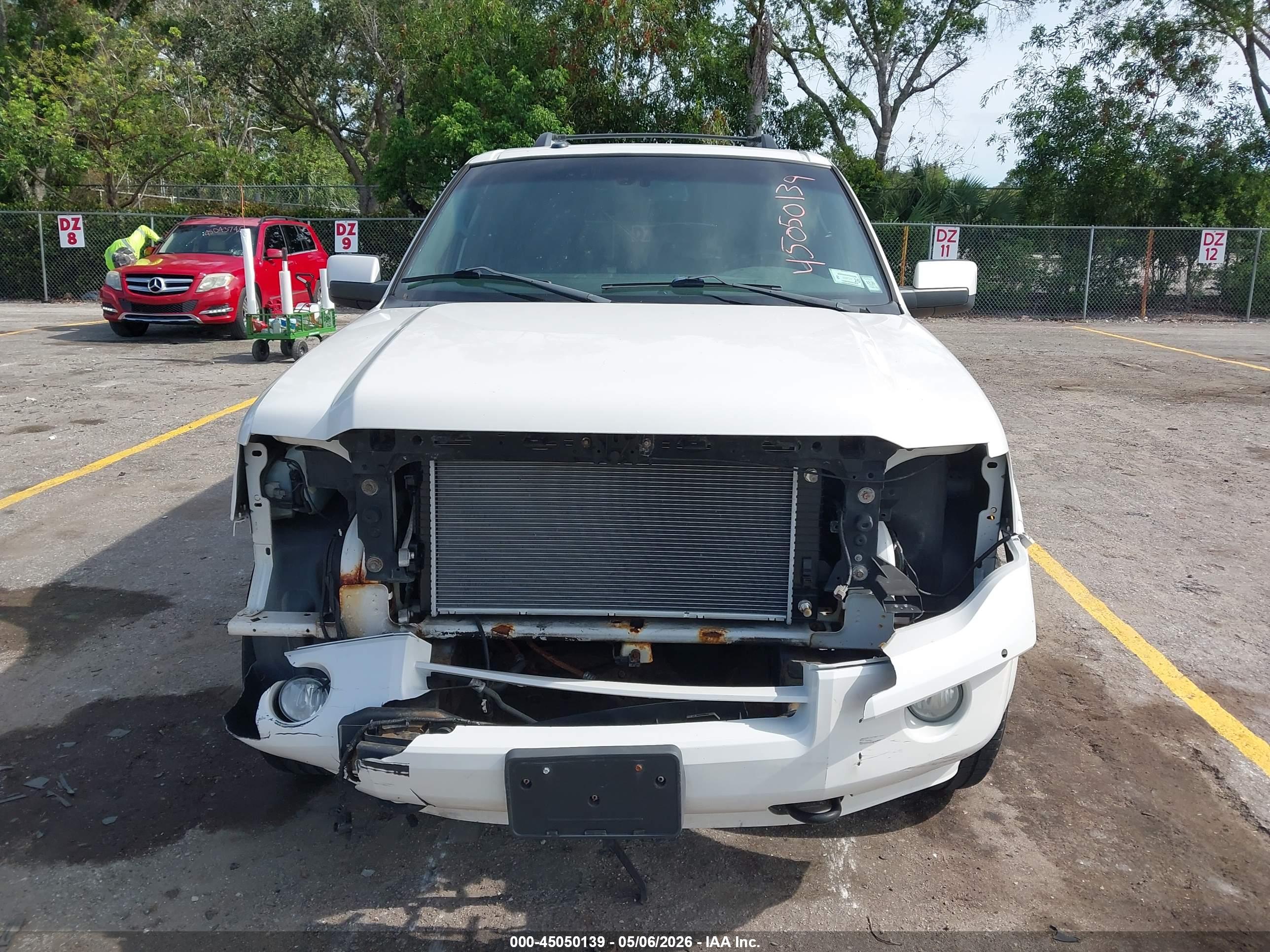 FORD EXPEDITION image 6