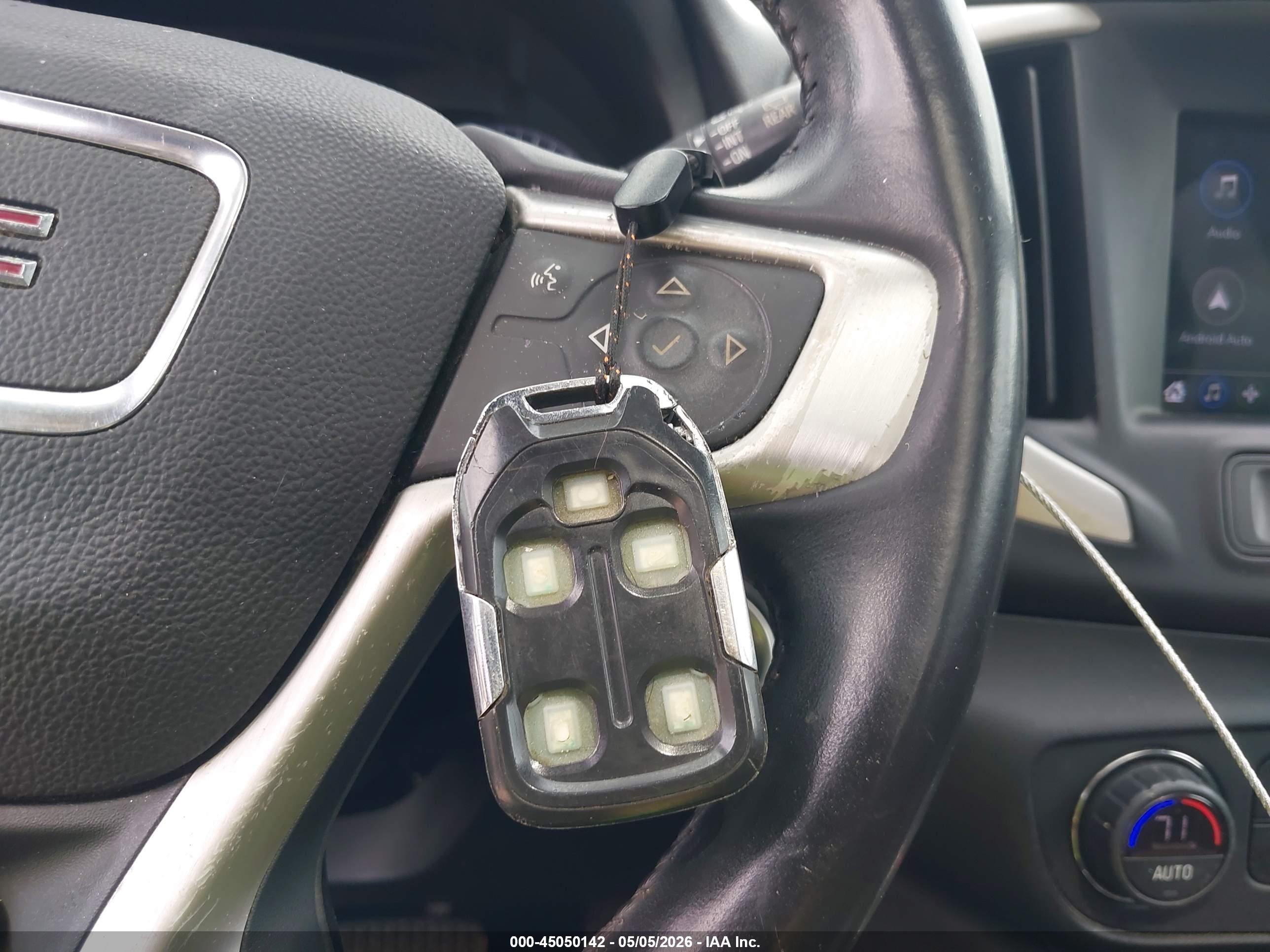 GMC TERRAIN image 11