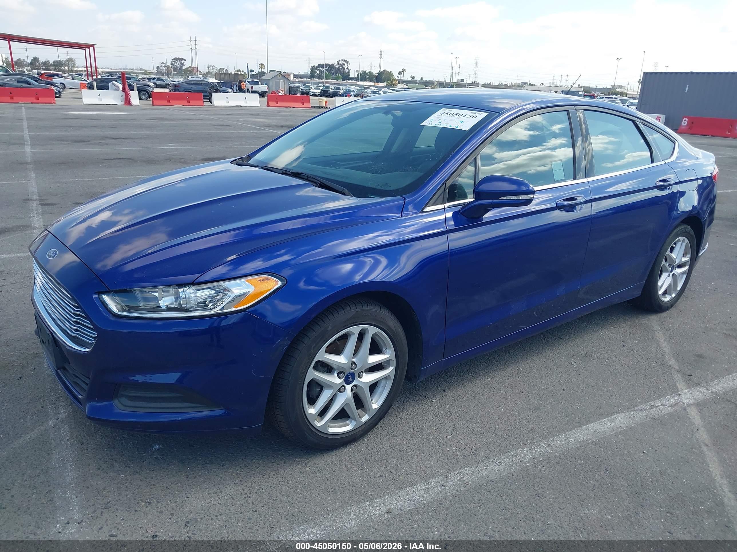 FORD FUSION image 2