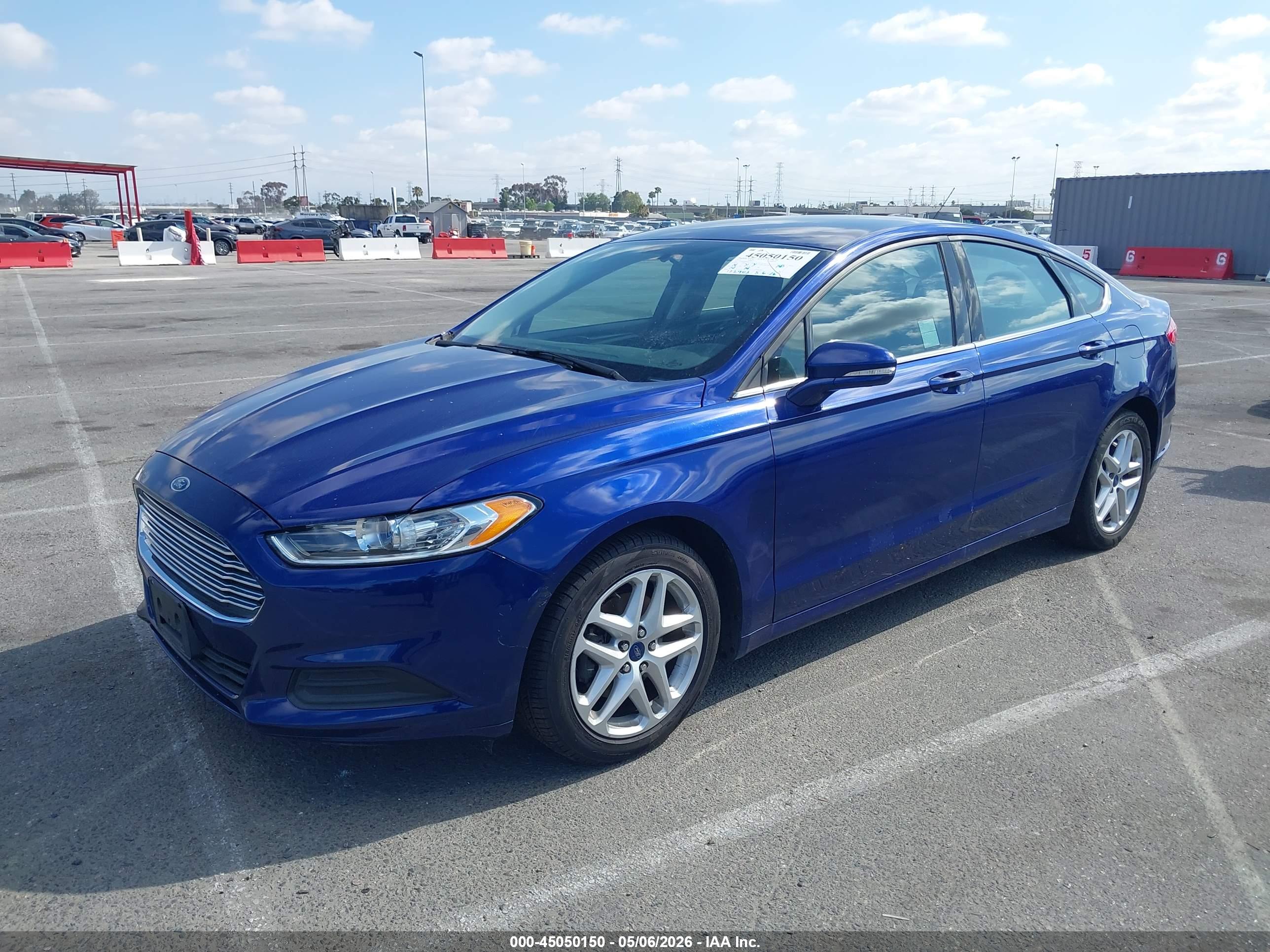 FORD FUSION image 6
