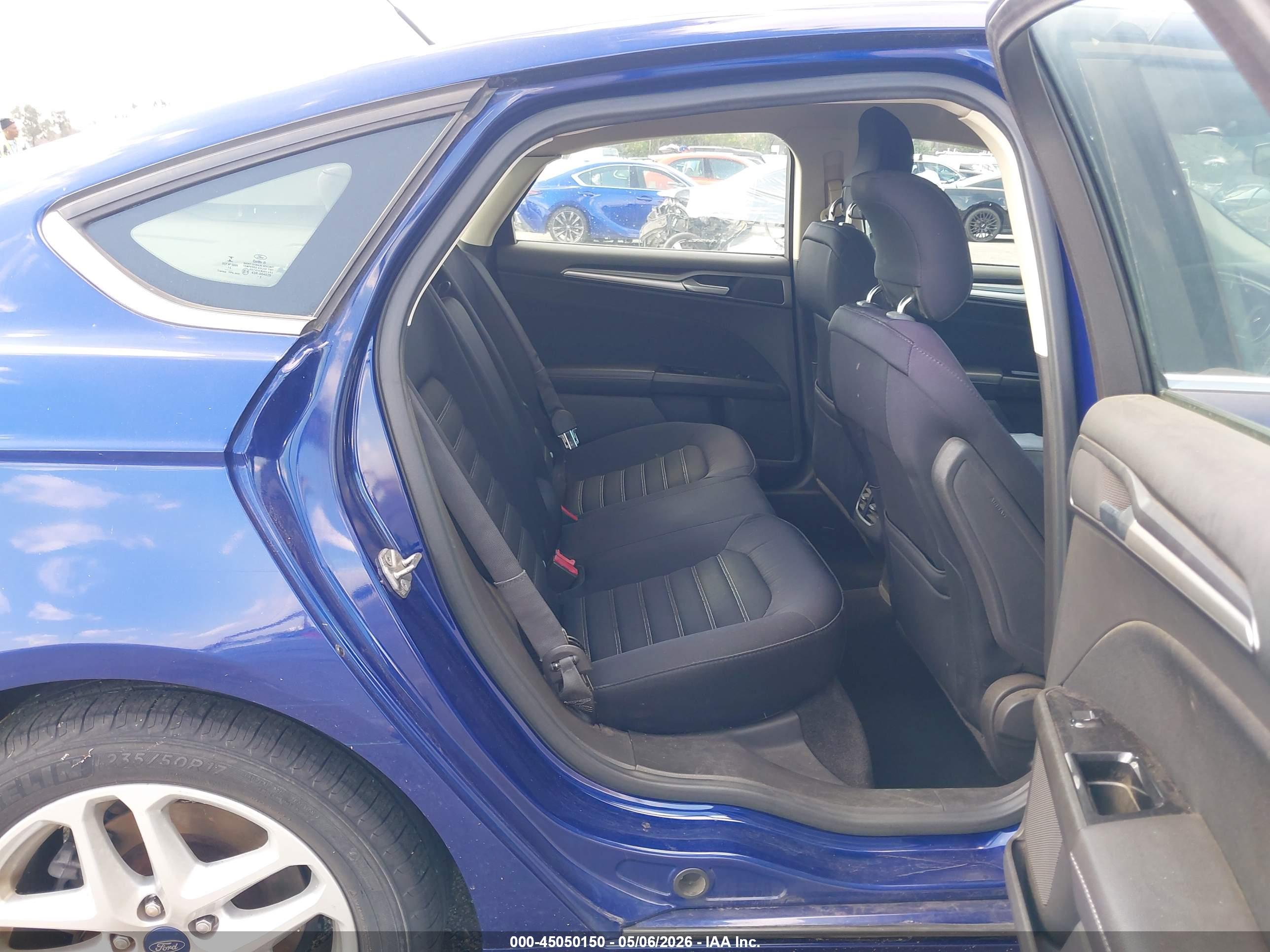 FORD FUSION image 8