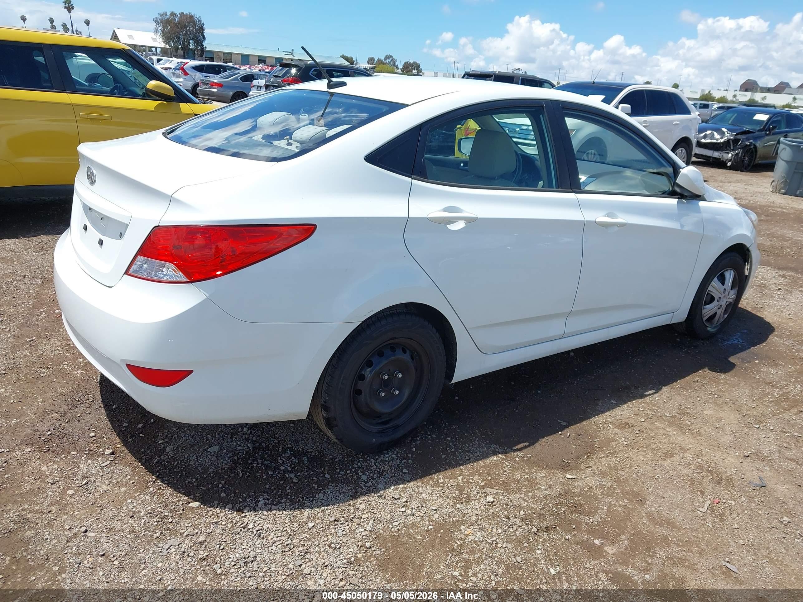 HYUNDAI ACCENT image 4