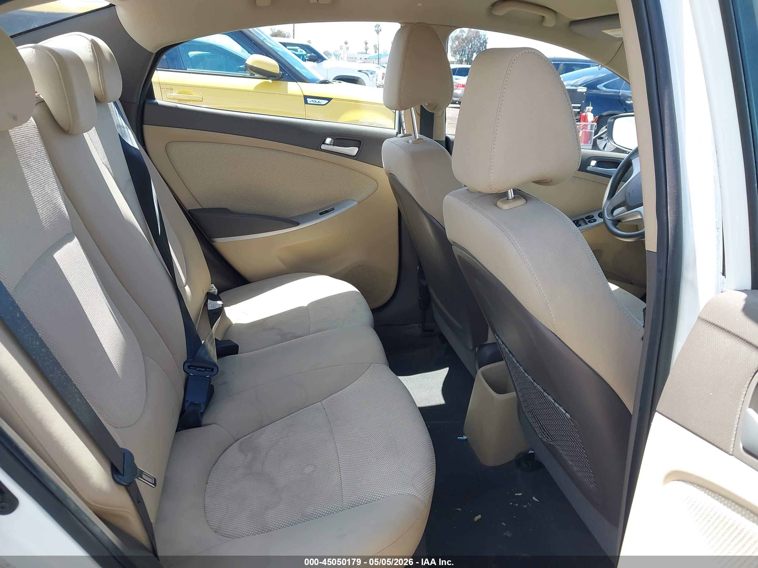 HYUNDAI ACCENT image 8