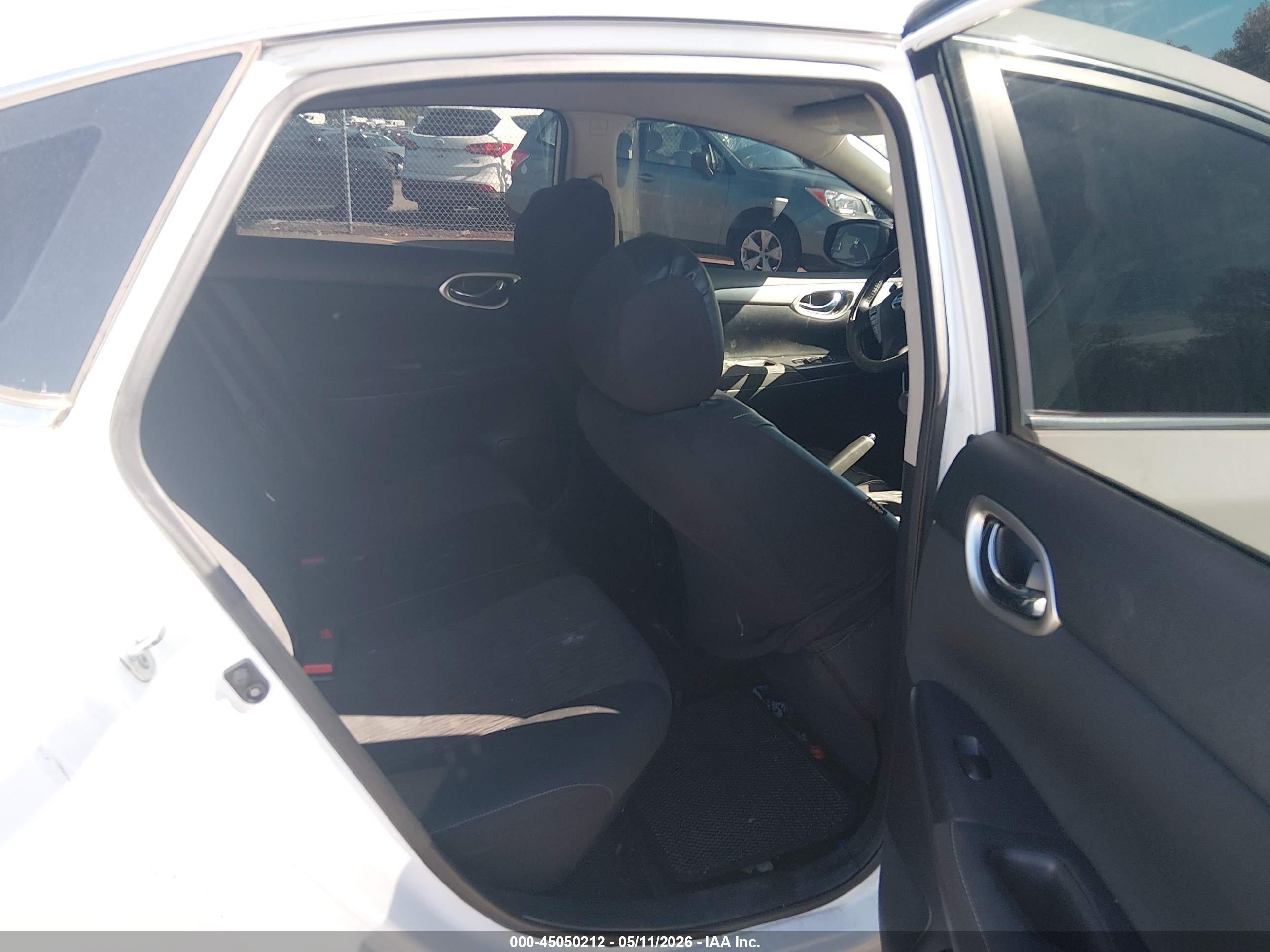 NISSAN SENTRA image 8