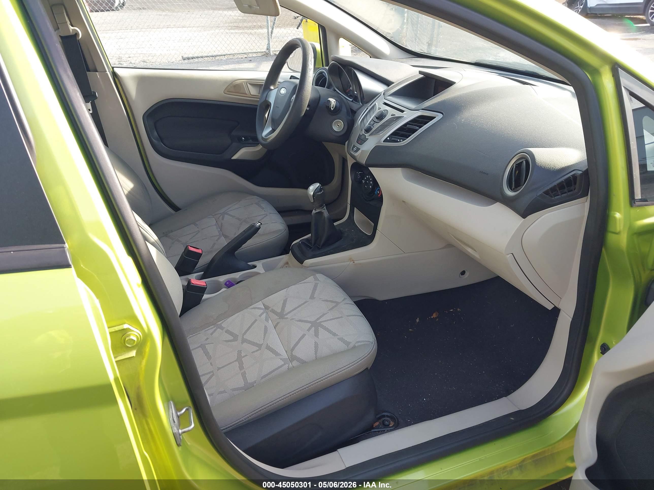 FORD FIESTA image 5