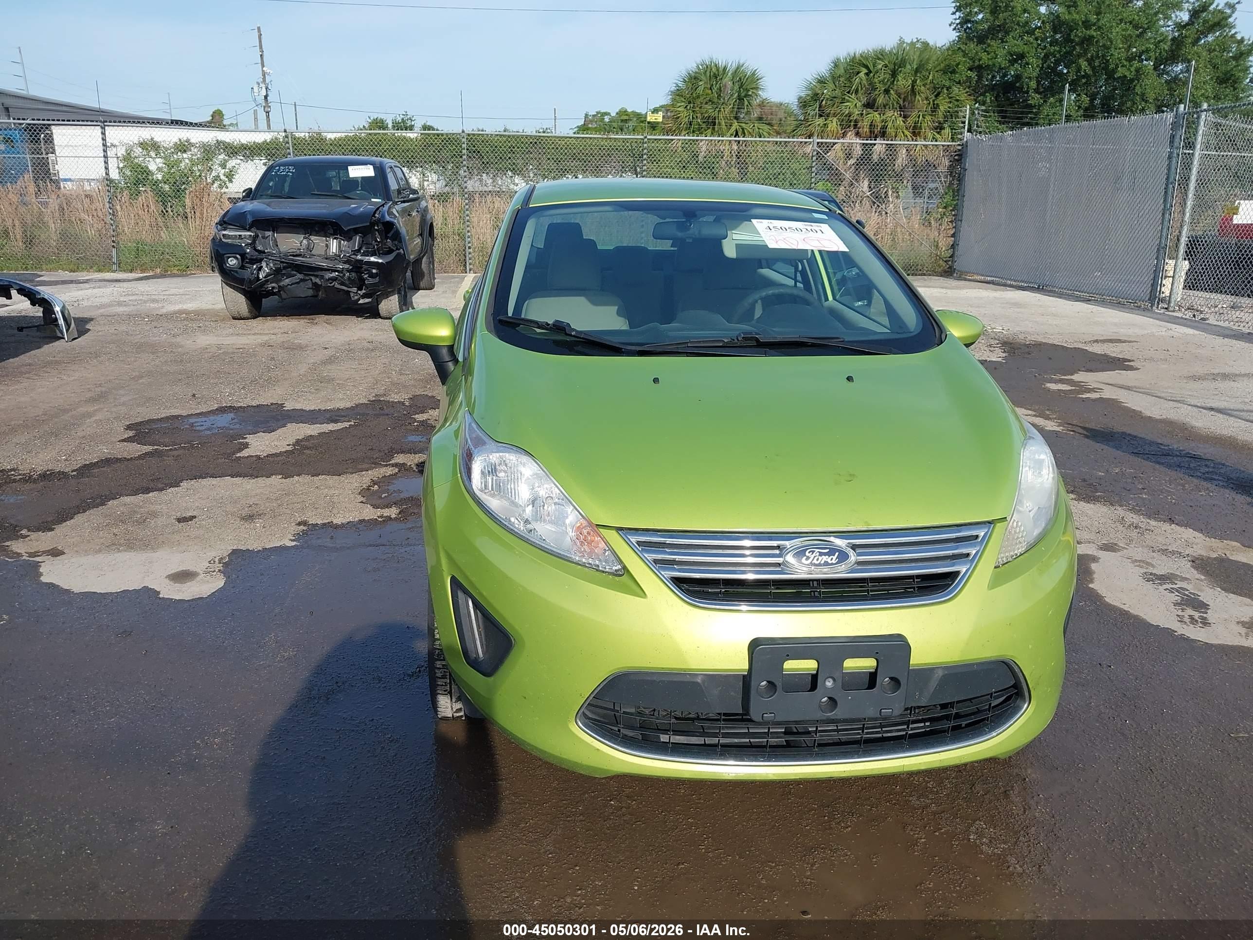 FORD FIESTA image 6