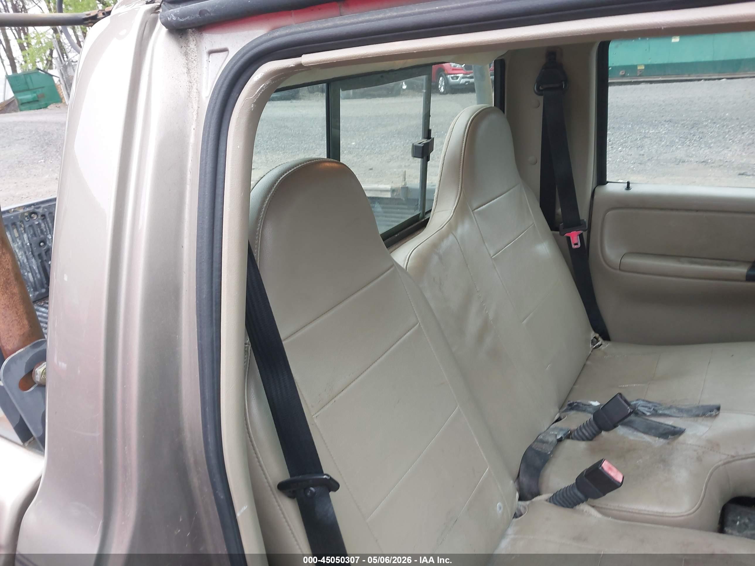 FORD RANGER image 8