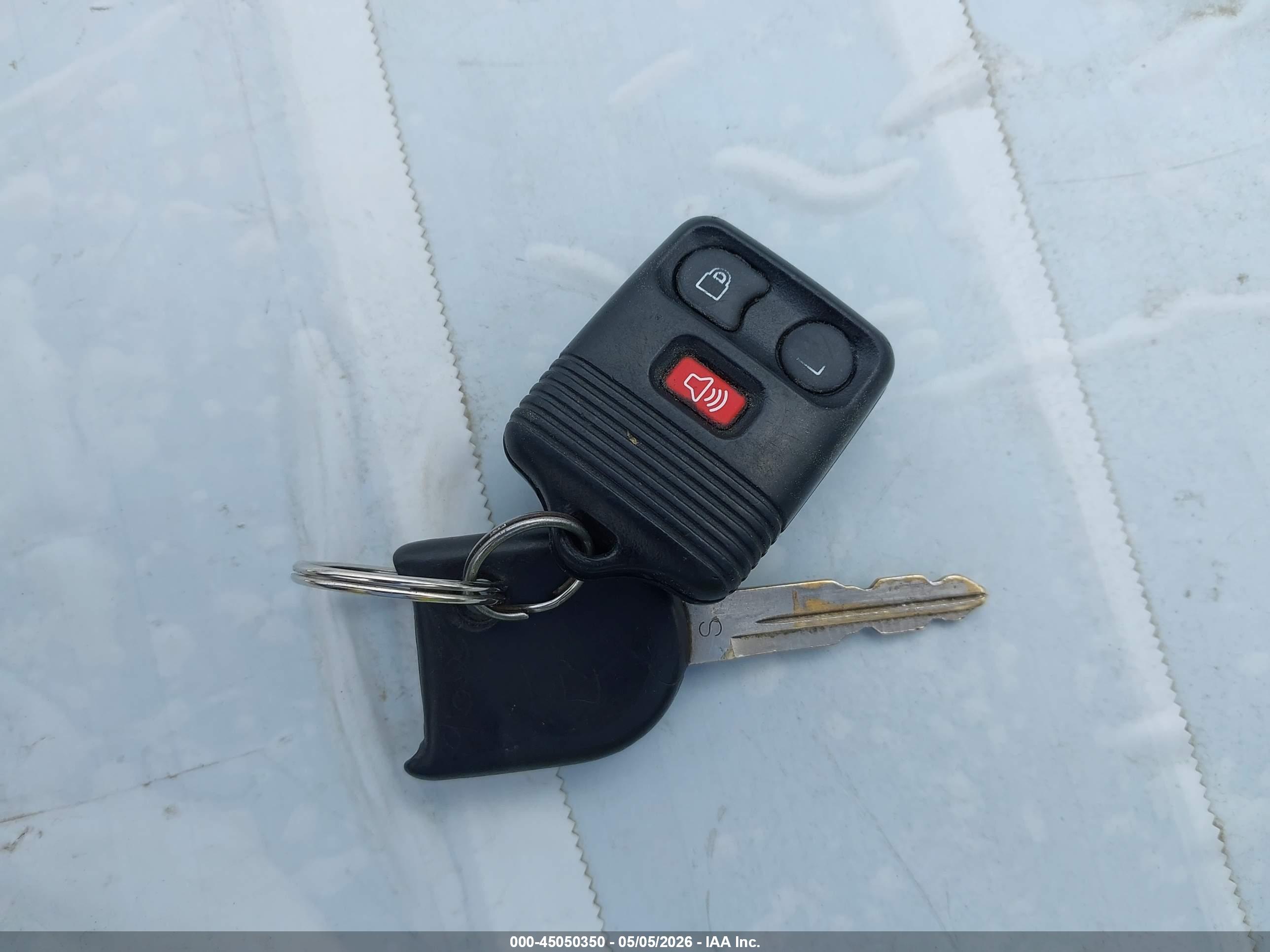 FORD EXPLORER image 11
