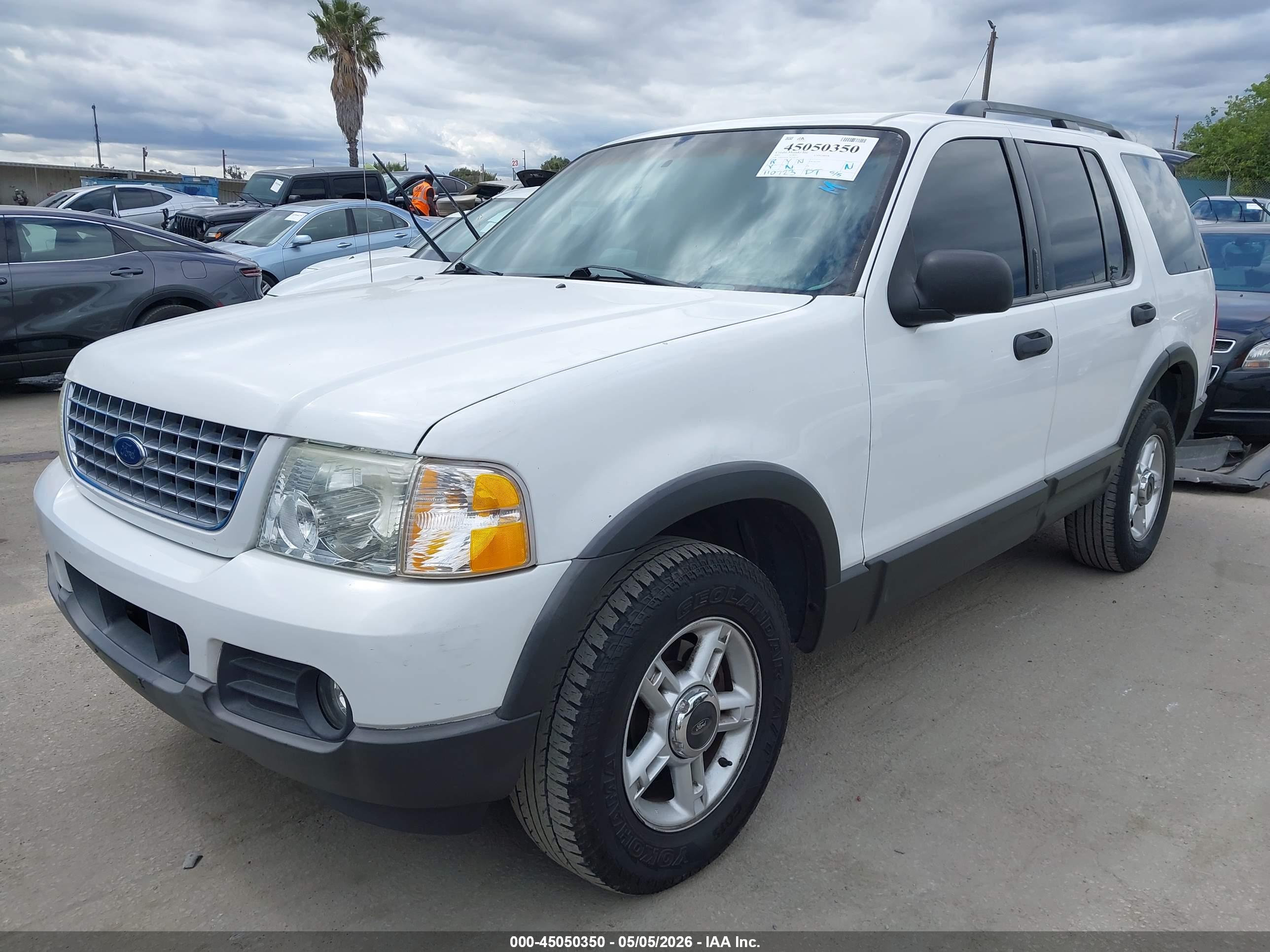 FORD EXPLORER image 2