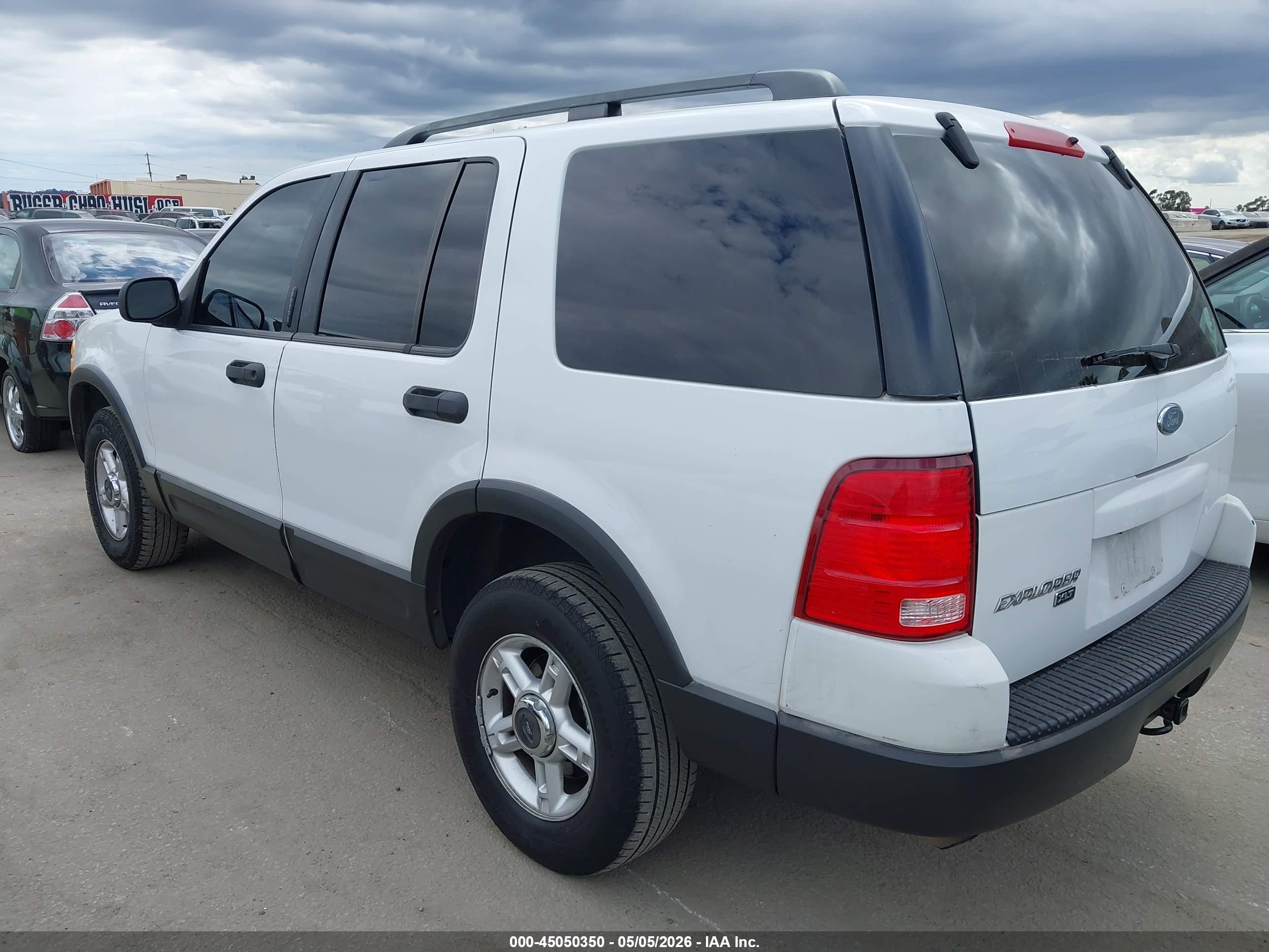 FORD EXPLORER image 3