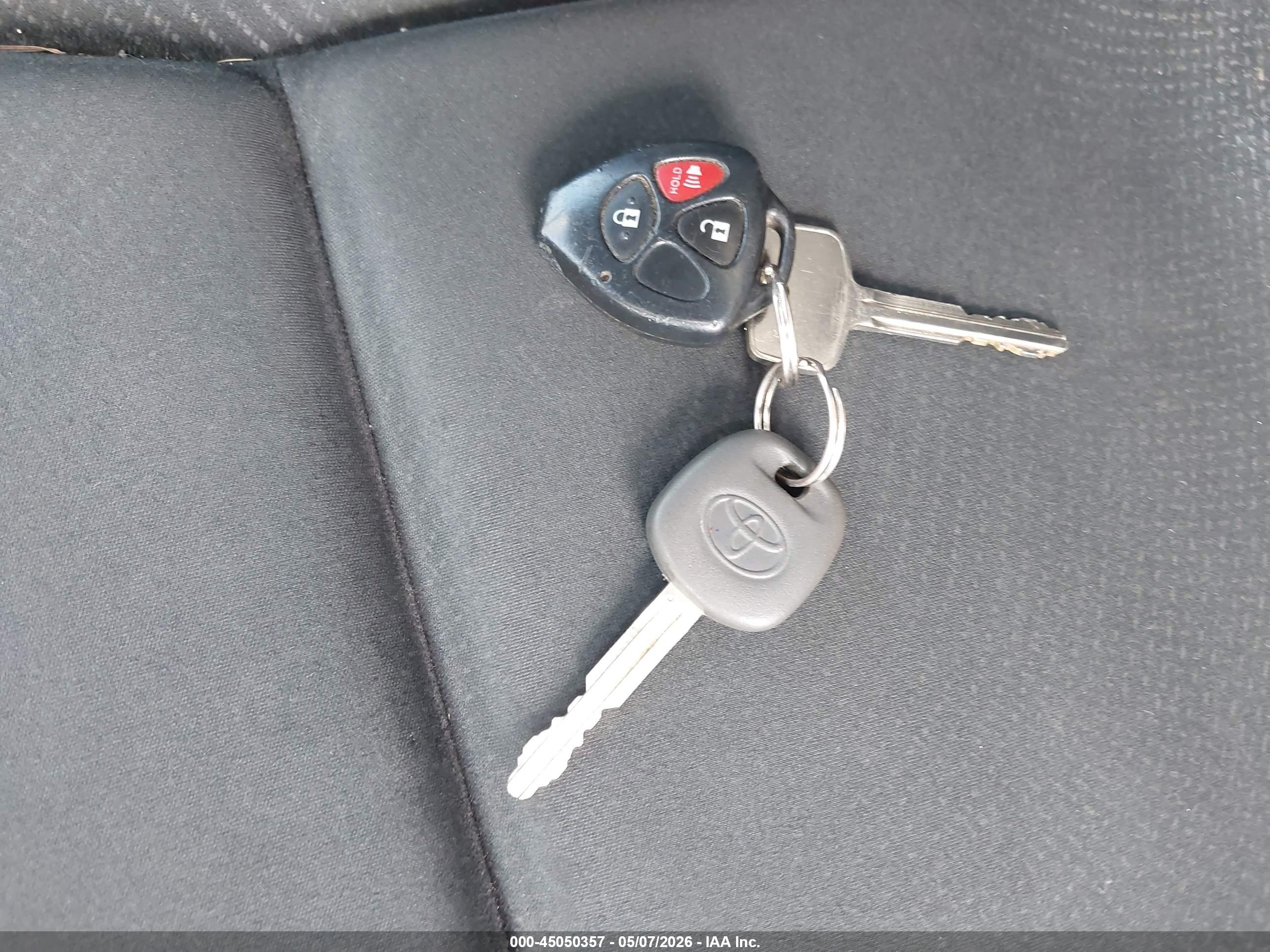 TOYOTA YARIS image 11