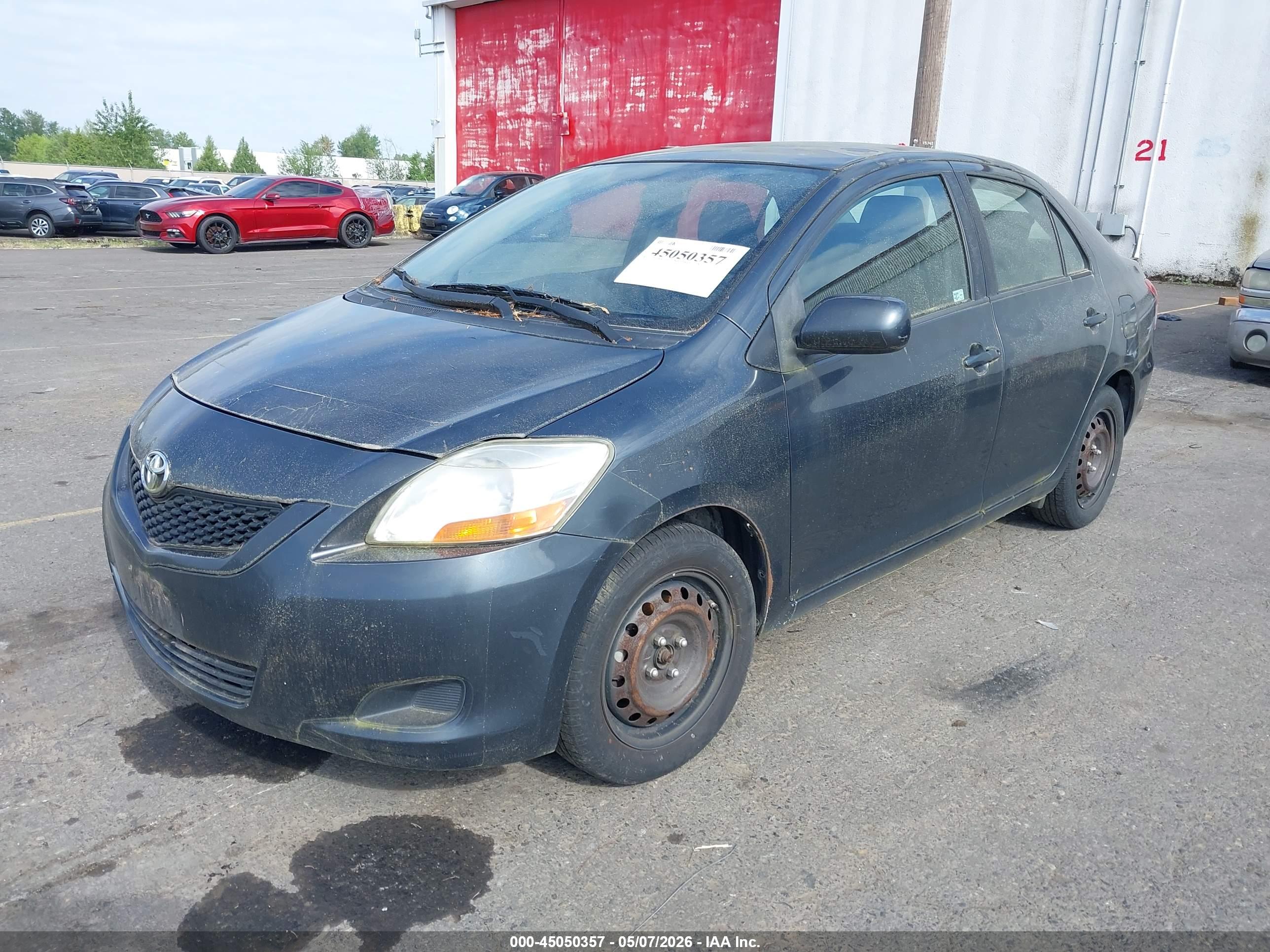 TOYOTA YARIS image 2