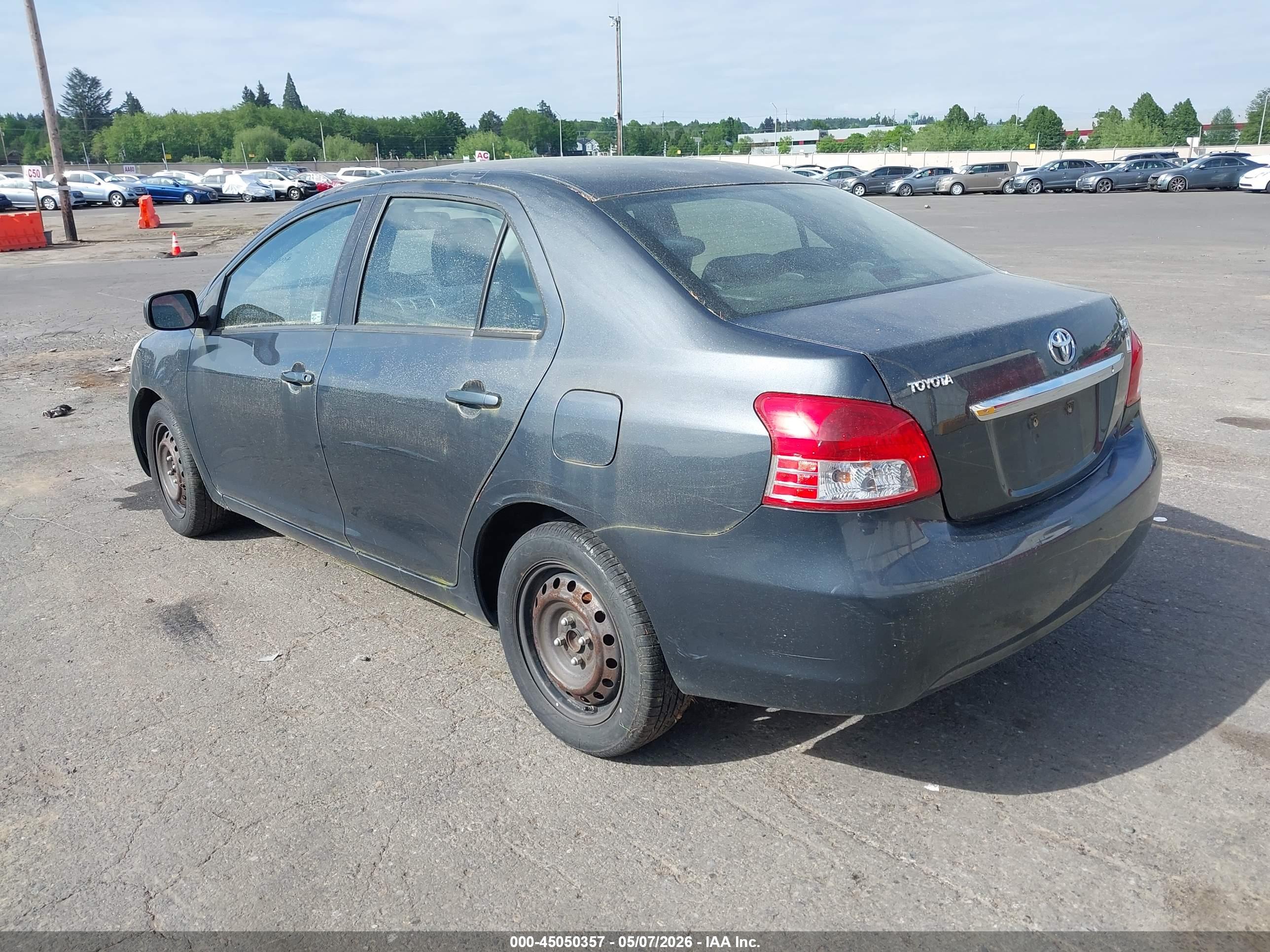 TOYOTA YARIS image 3