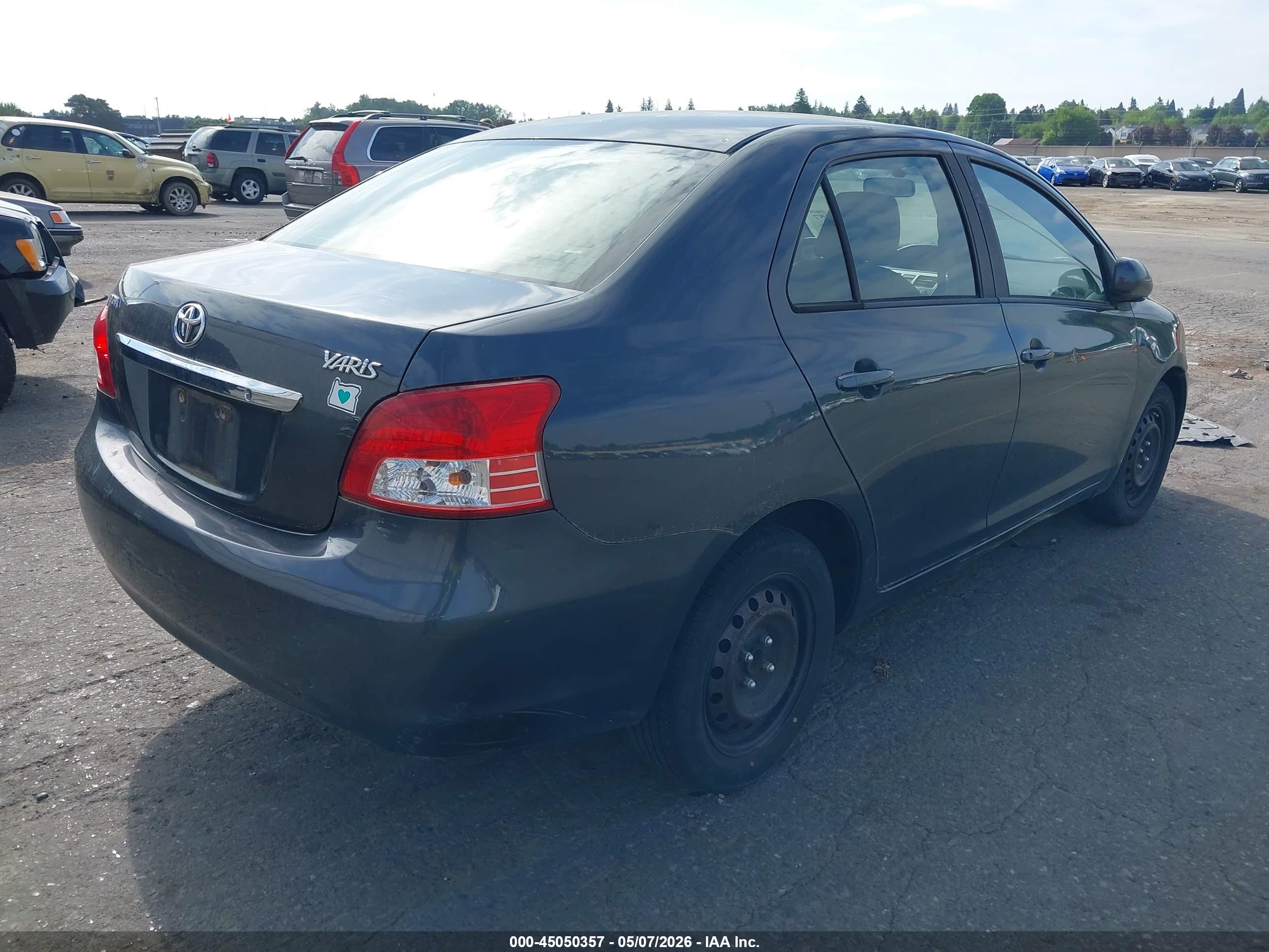 TOYOTA YARIS image 4