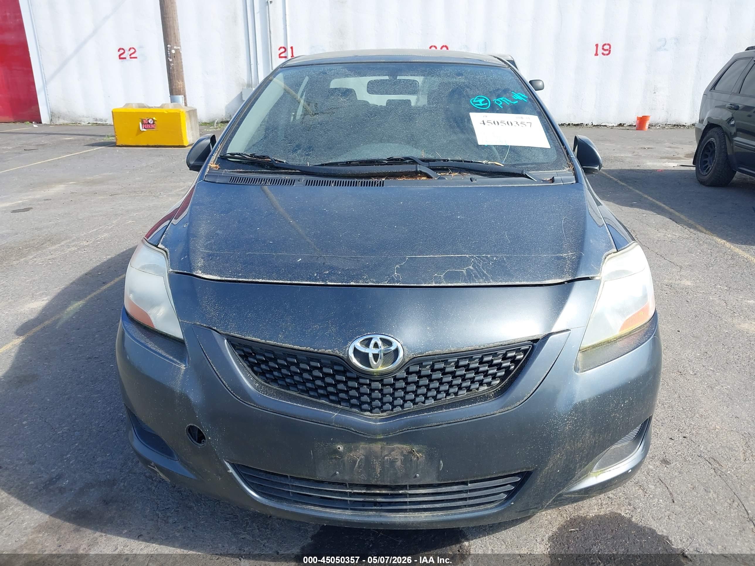 TOYOTA YARIS image 6