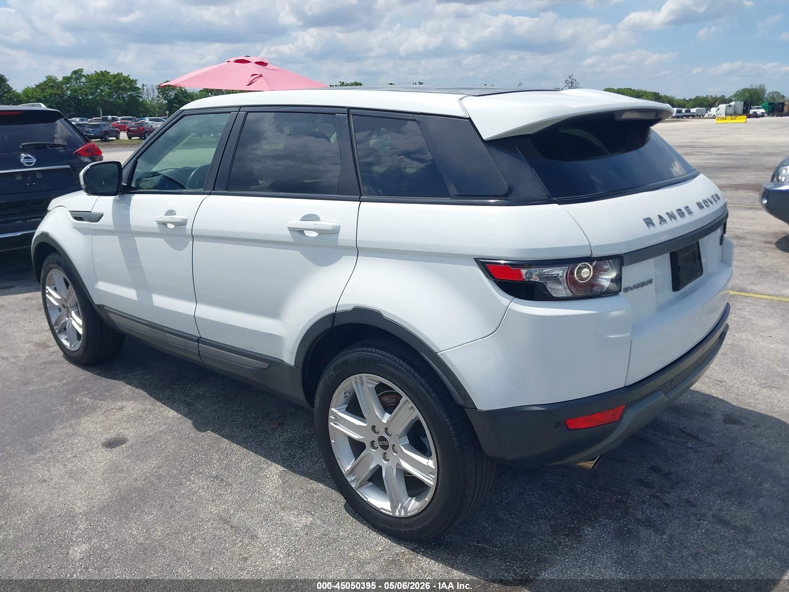 LAND ROVER image 3