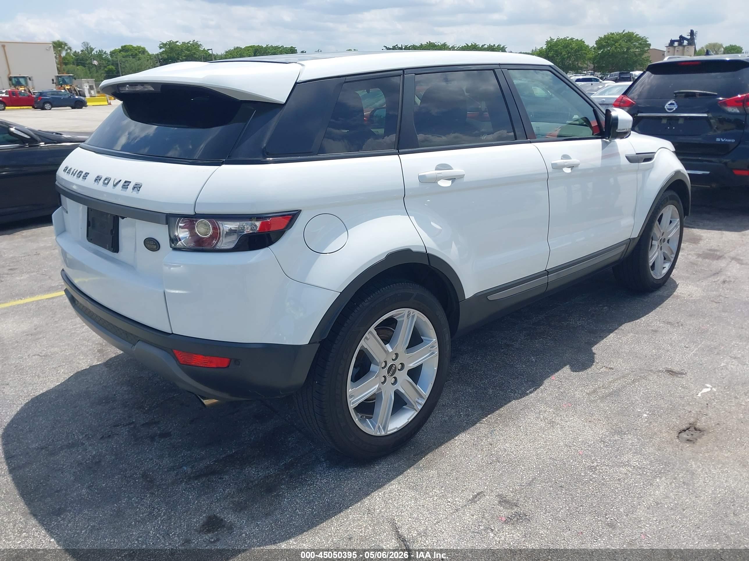 LAND ROVER image 4