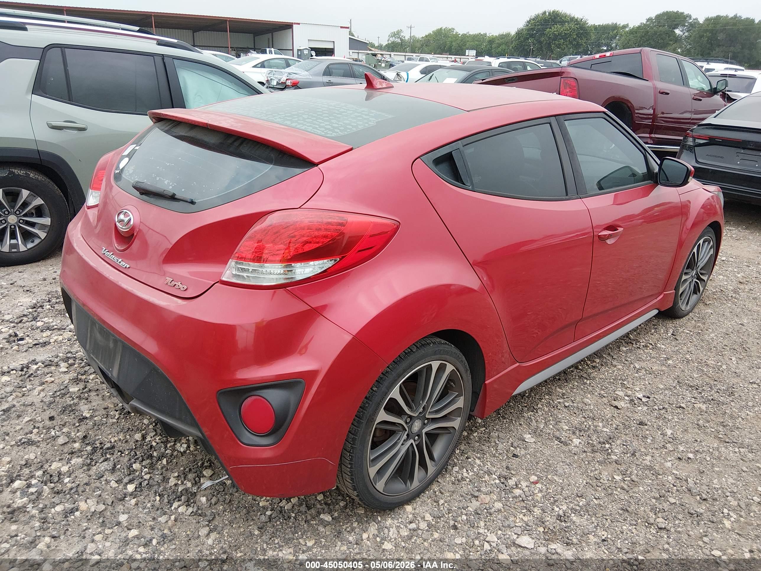 HYUNDAI VELOSTER image 4