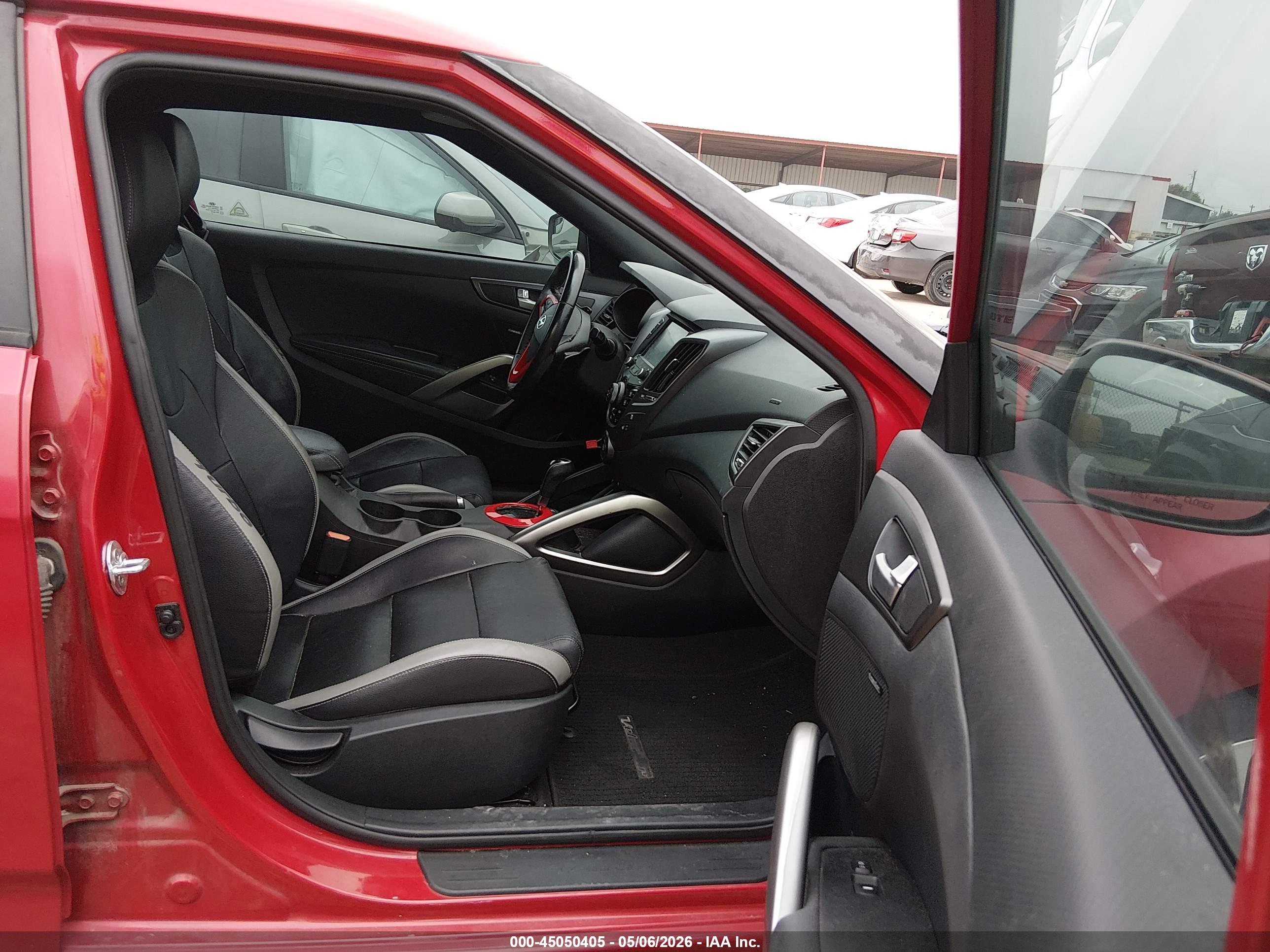 HYUNDAI VELOSTER image 5