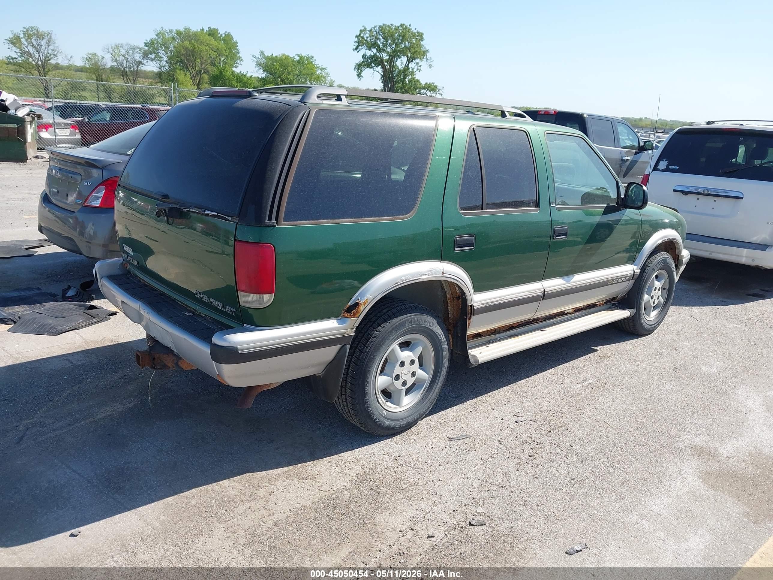 CHEVROLET BLAZER image 4