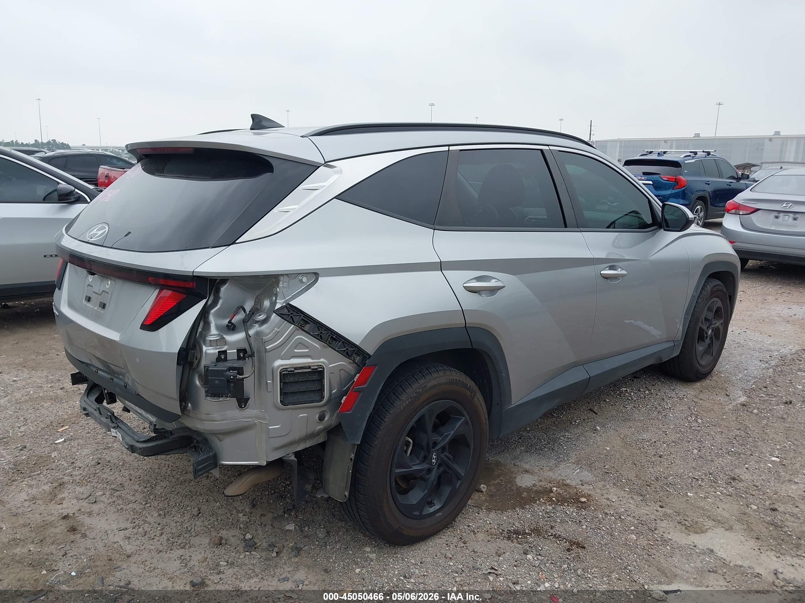 HYUNDAI TUCSON image 4