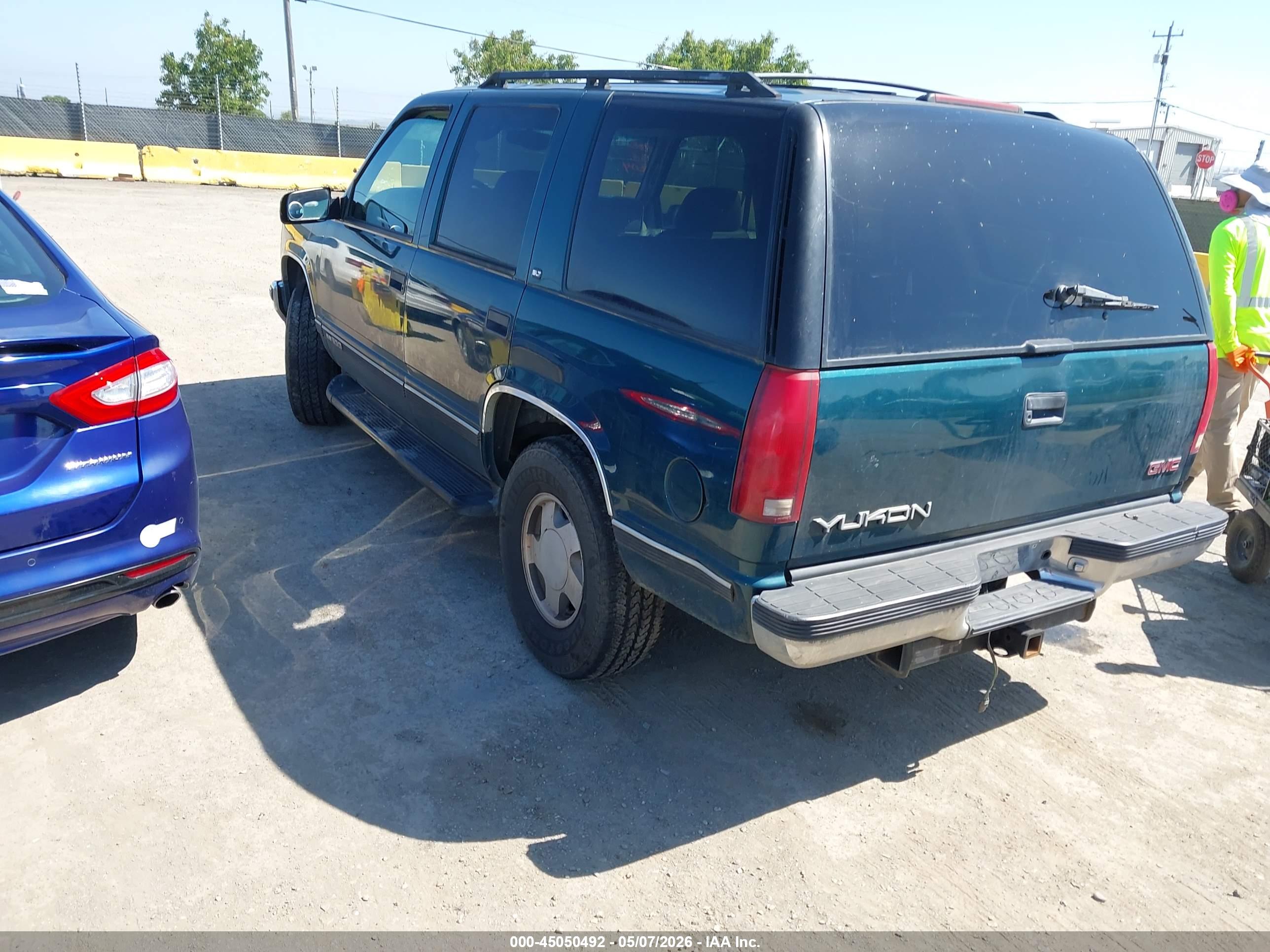 GMC YUKON image 3