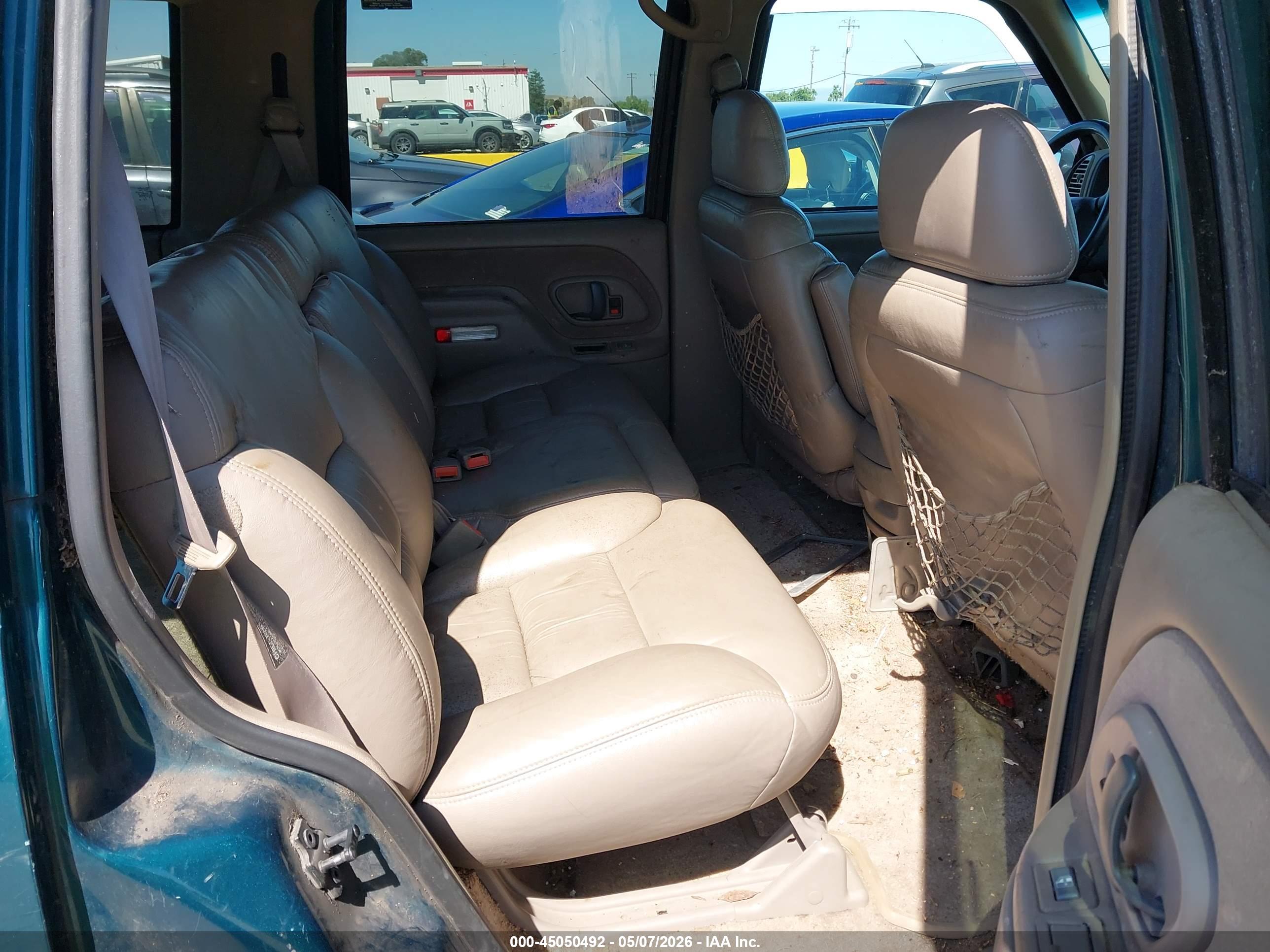 GMC YUKON image 8