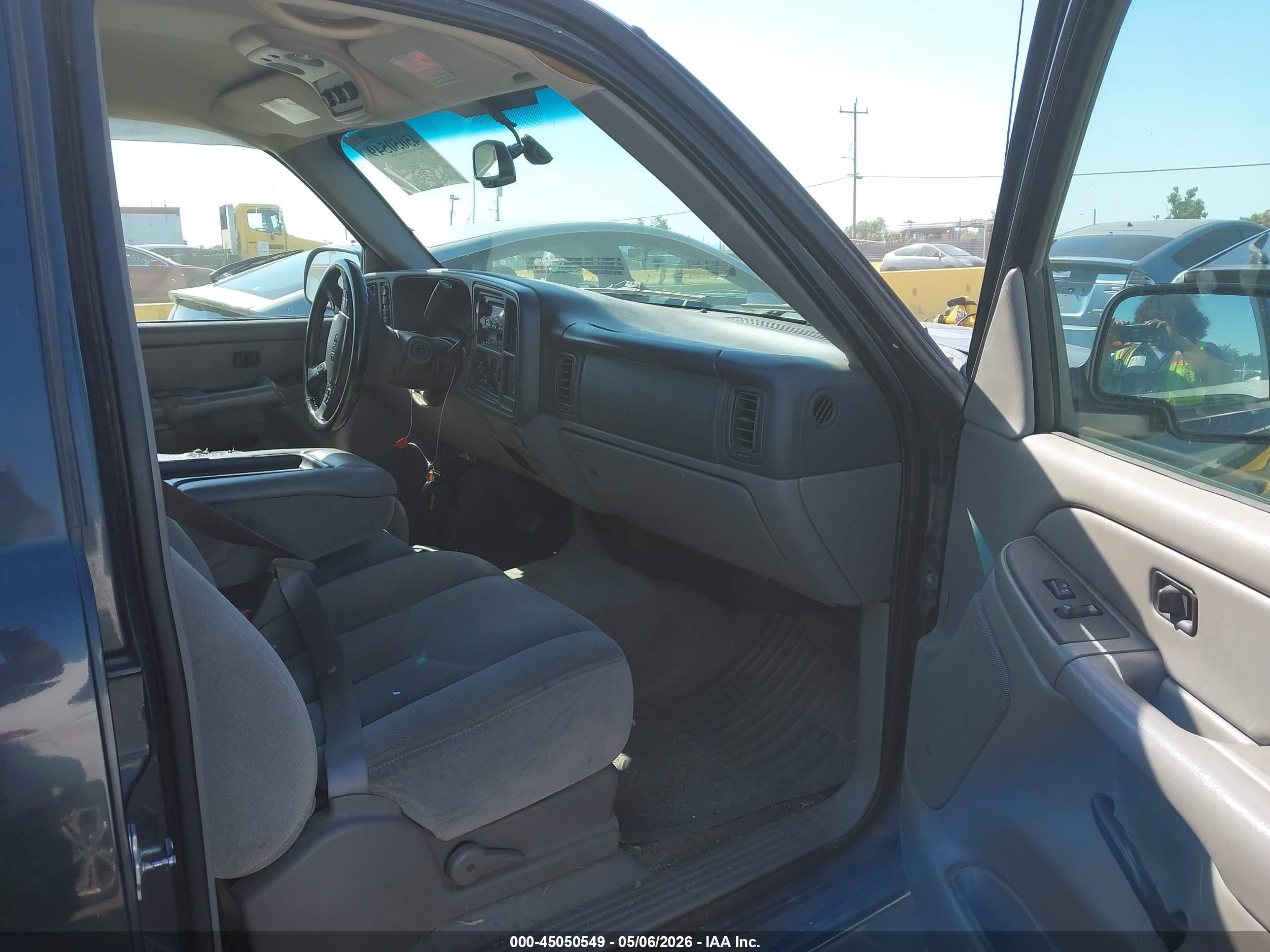 GMC YUKON image 5